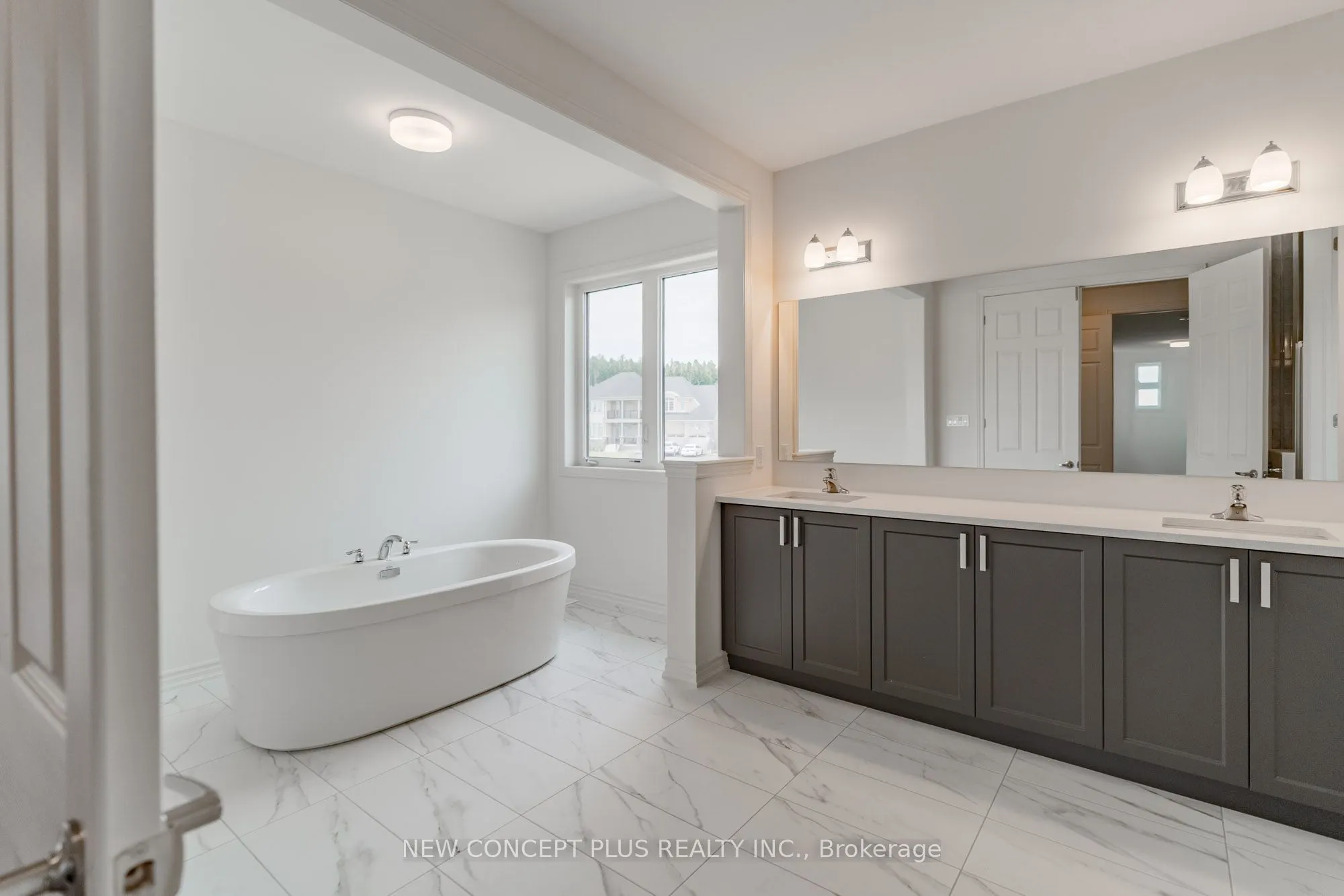 22 Twinleaf Crescent E