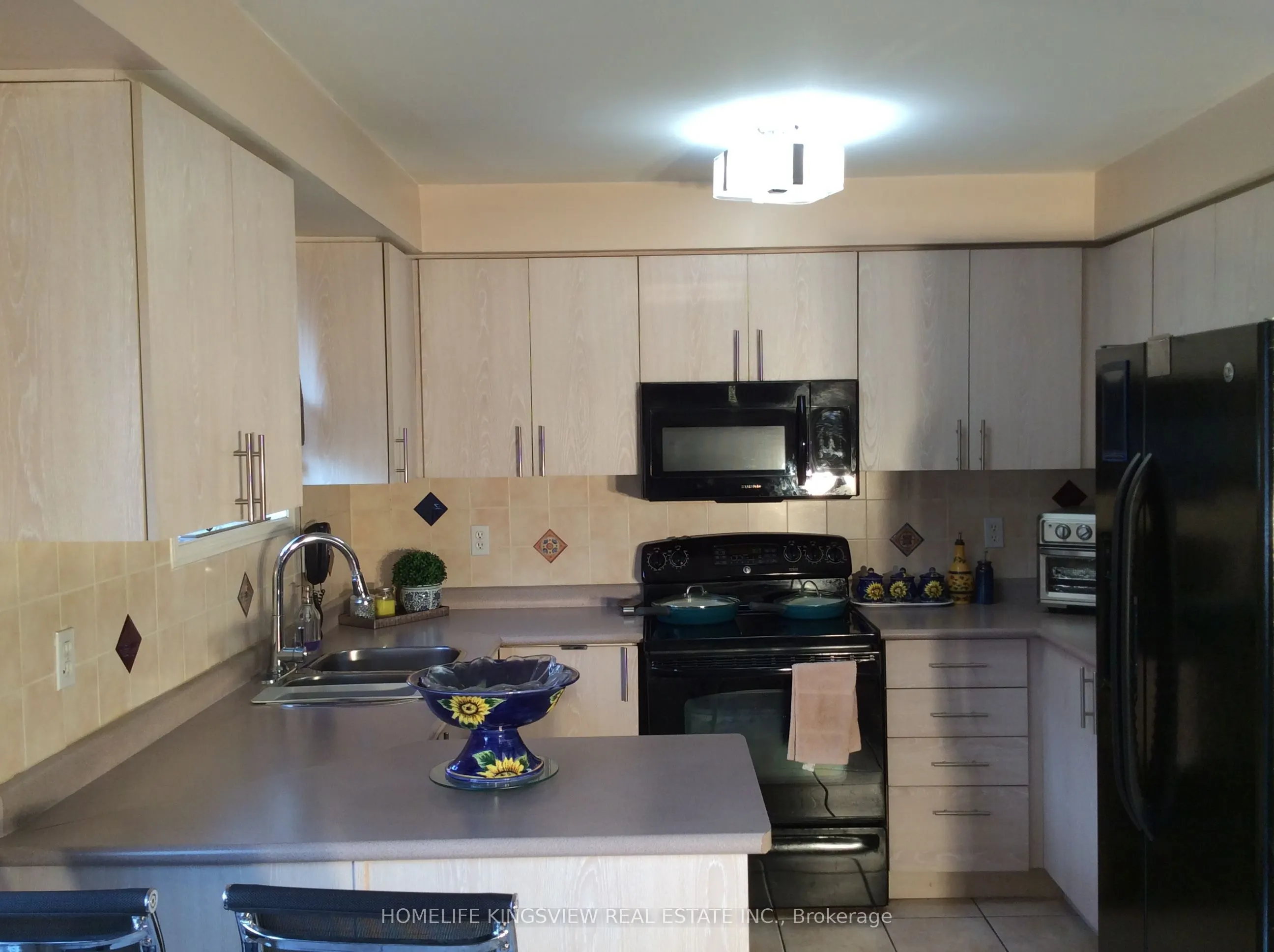 30 Condotti Drive