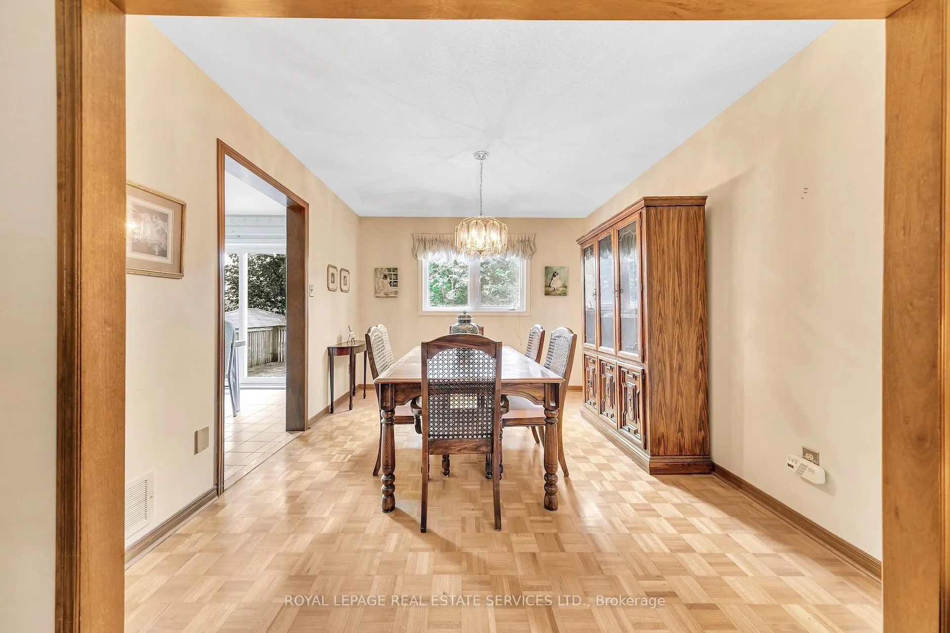 47 Velvet Crescent