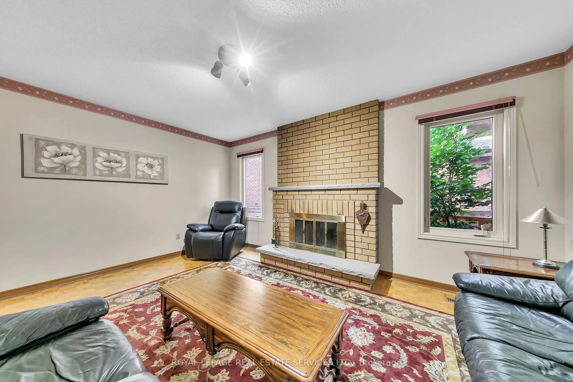 47 Velvet Crescent