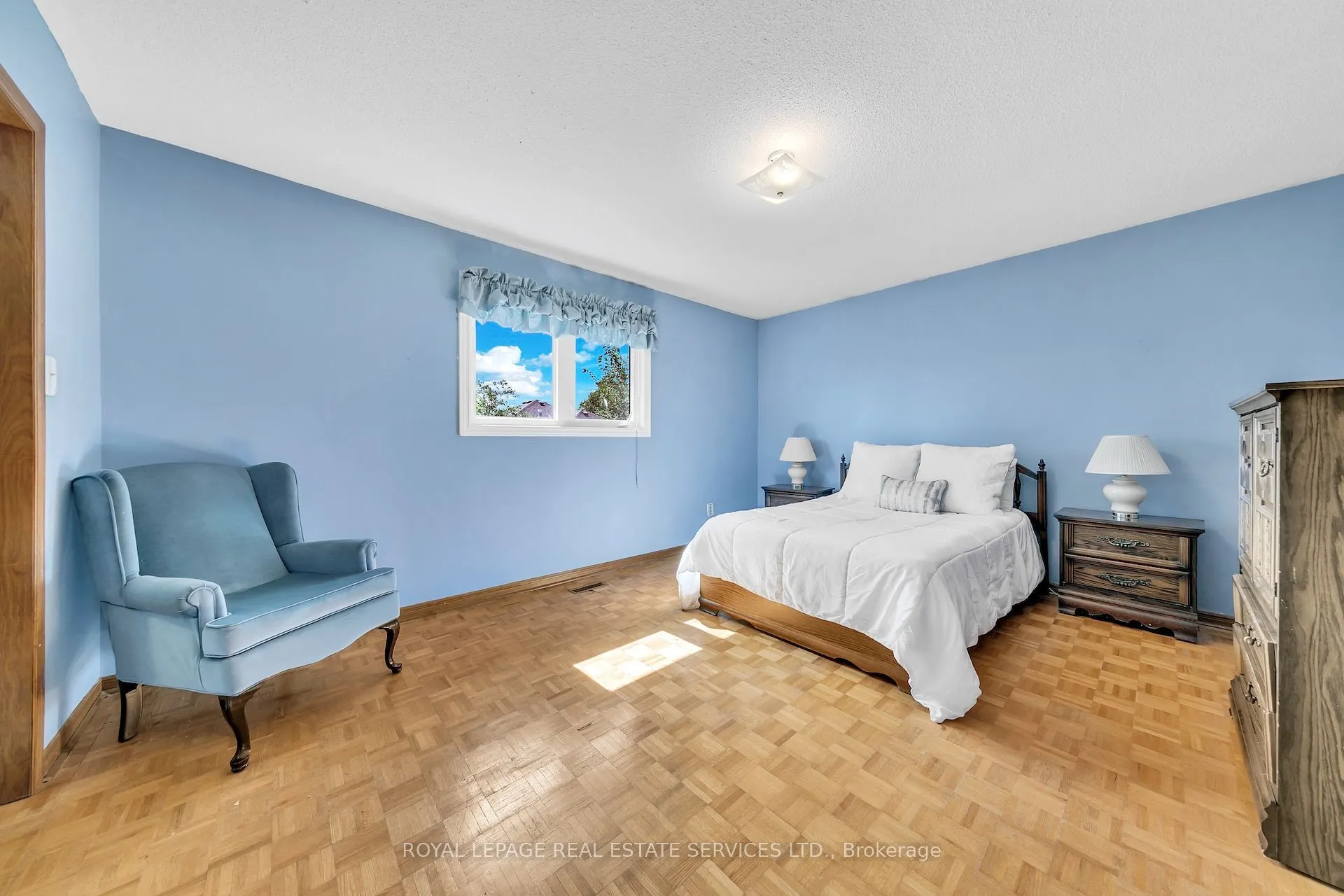 47 Velvet Crescent