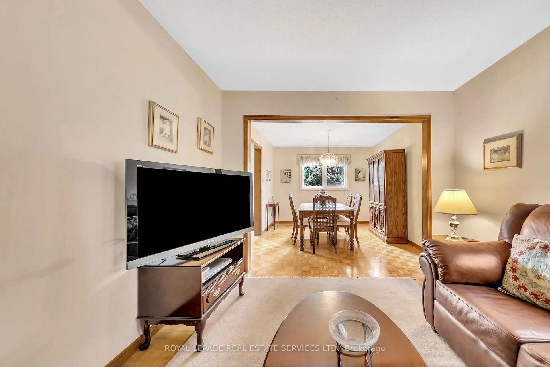 47 Velvet Crescent