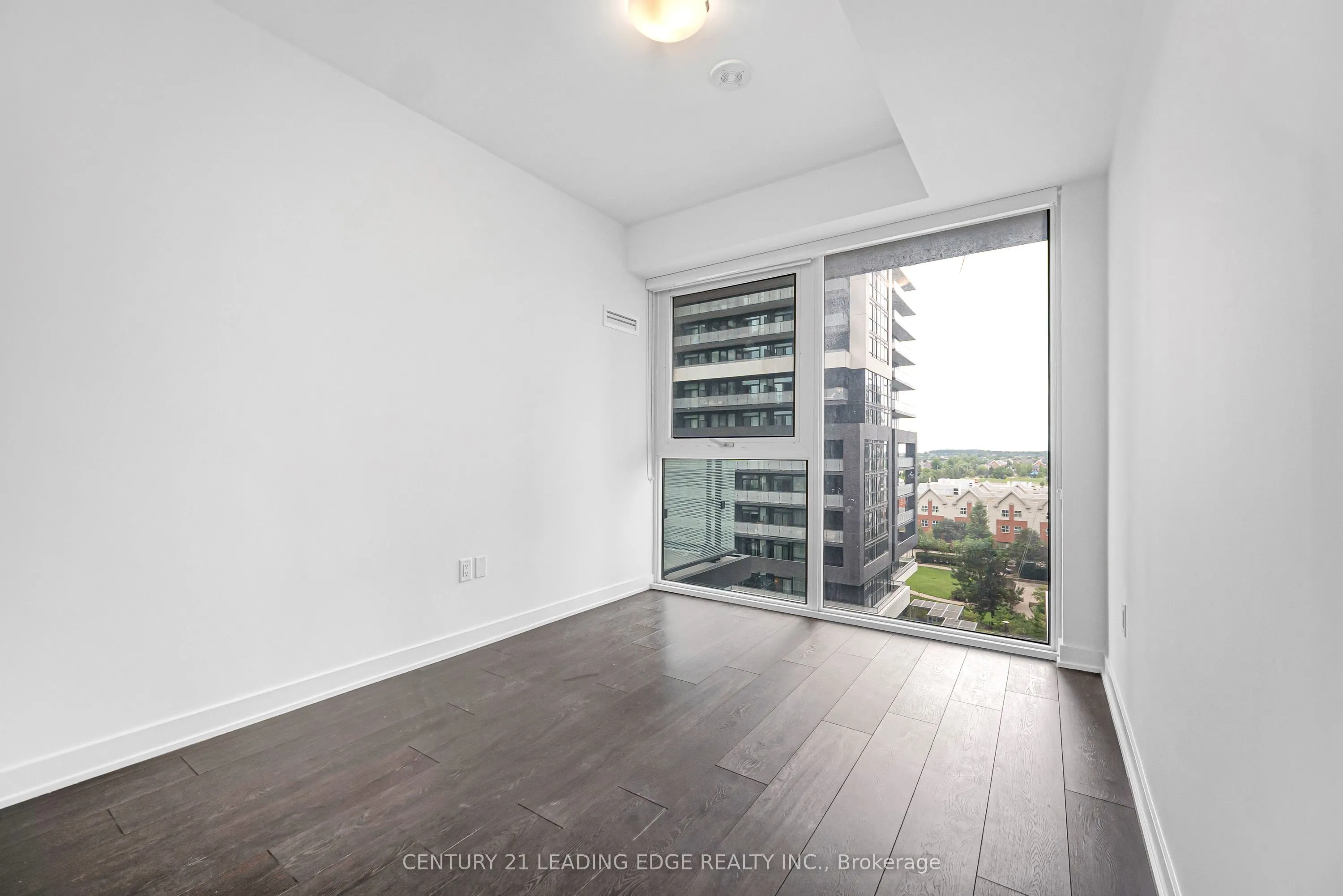 95 Oneida Crescent #707