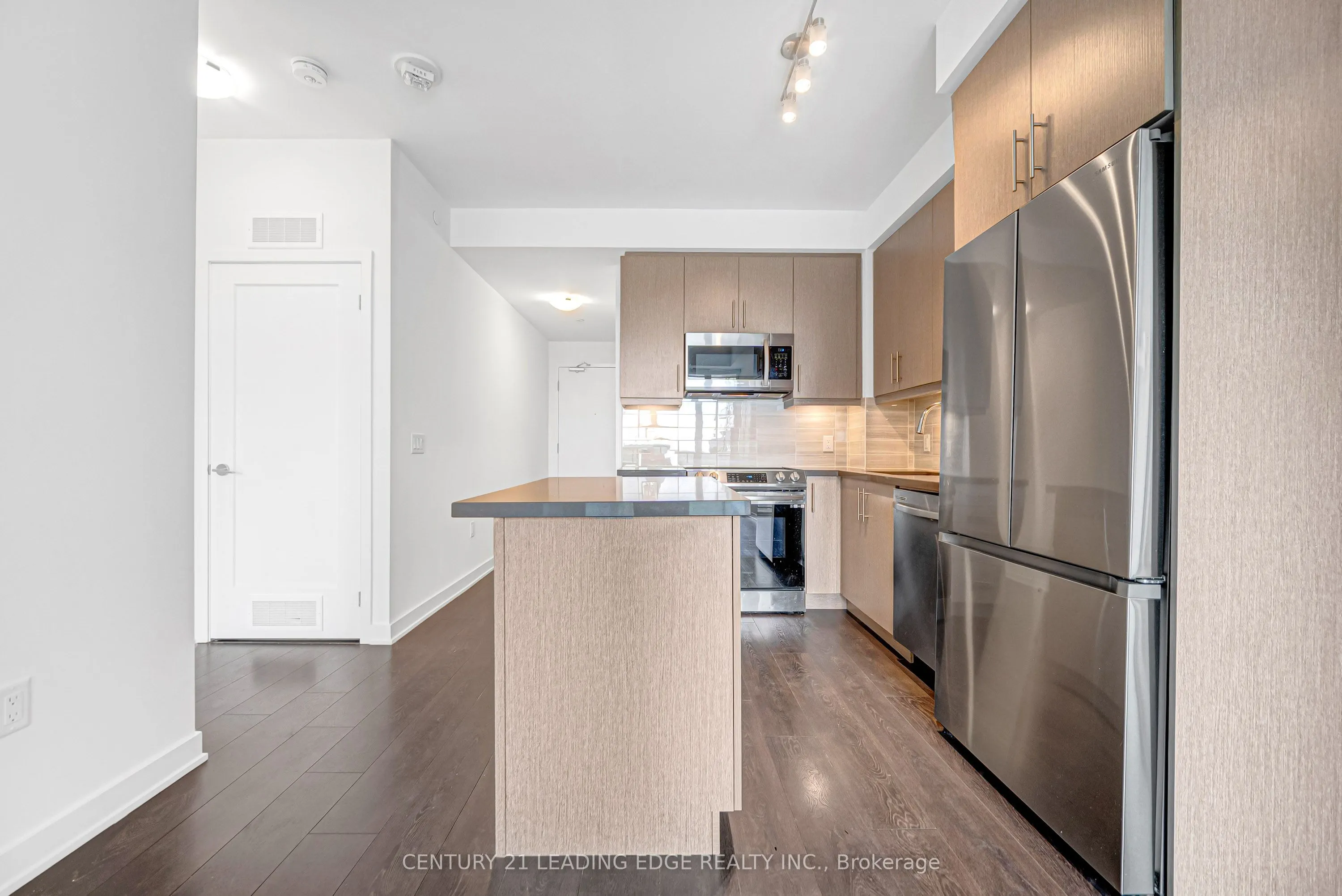 95 Oneida Crescent #707
