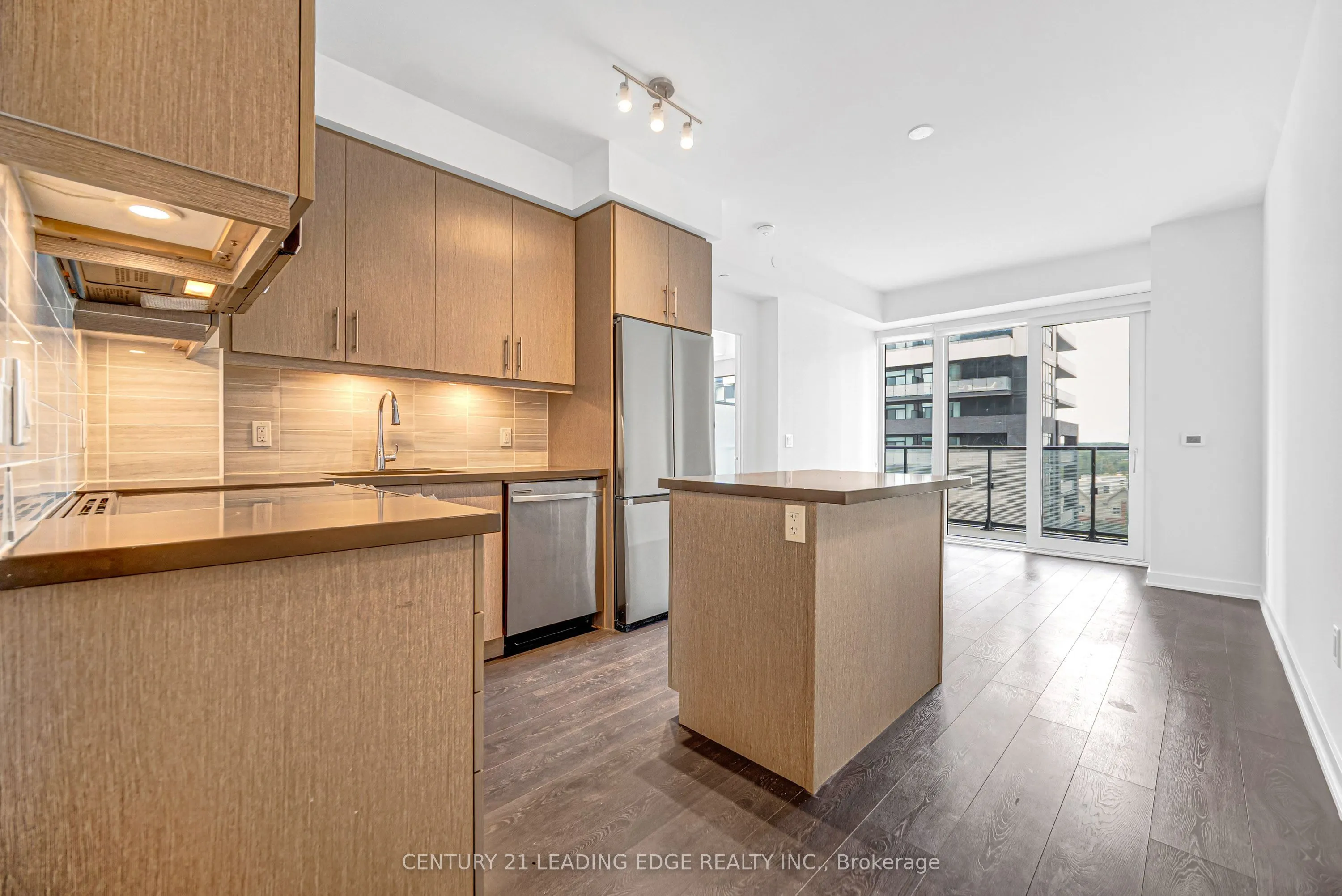 95 Oneida Crescent #707