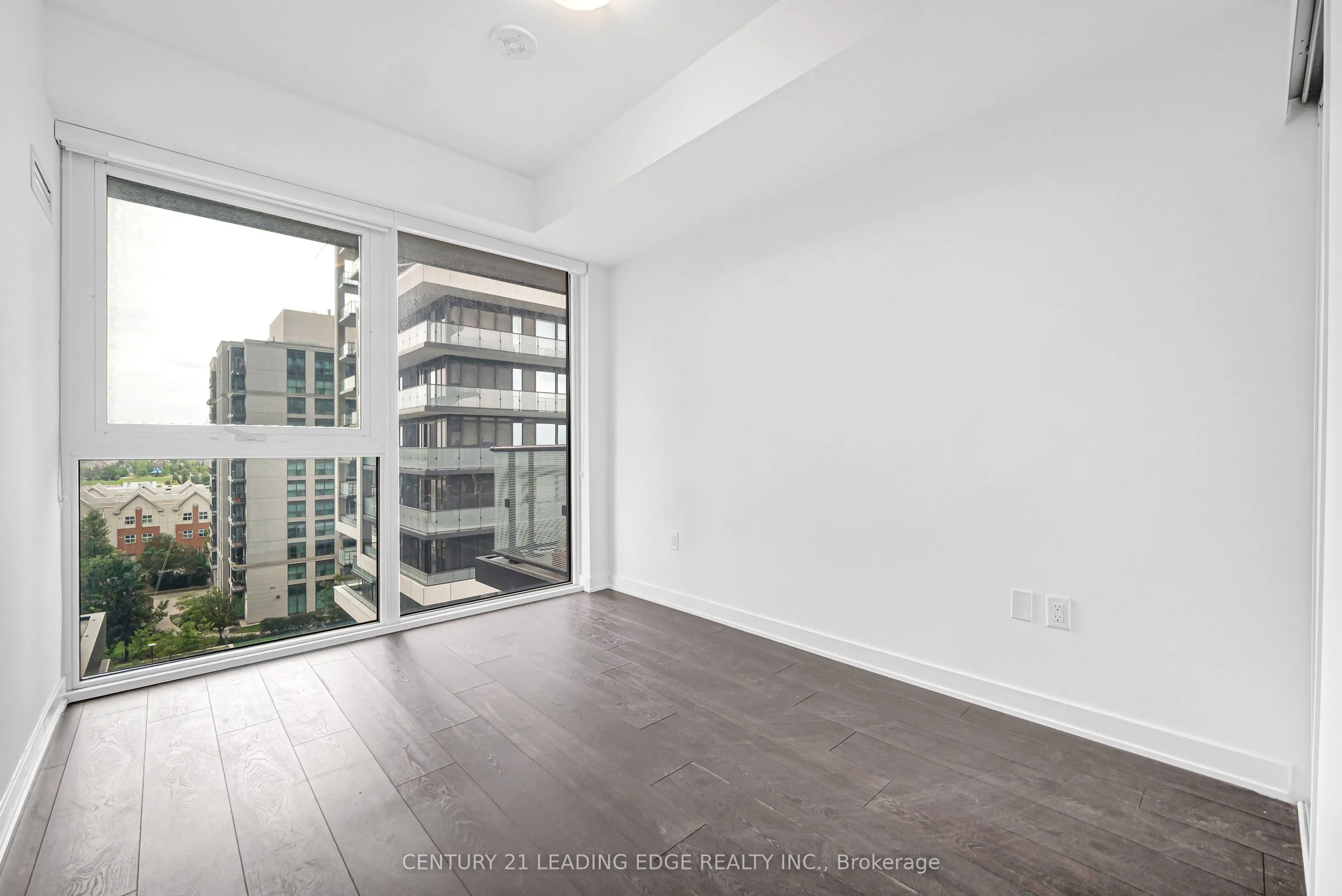 95 Oneida Crescent #707