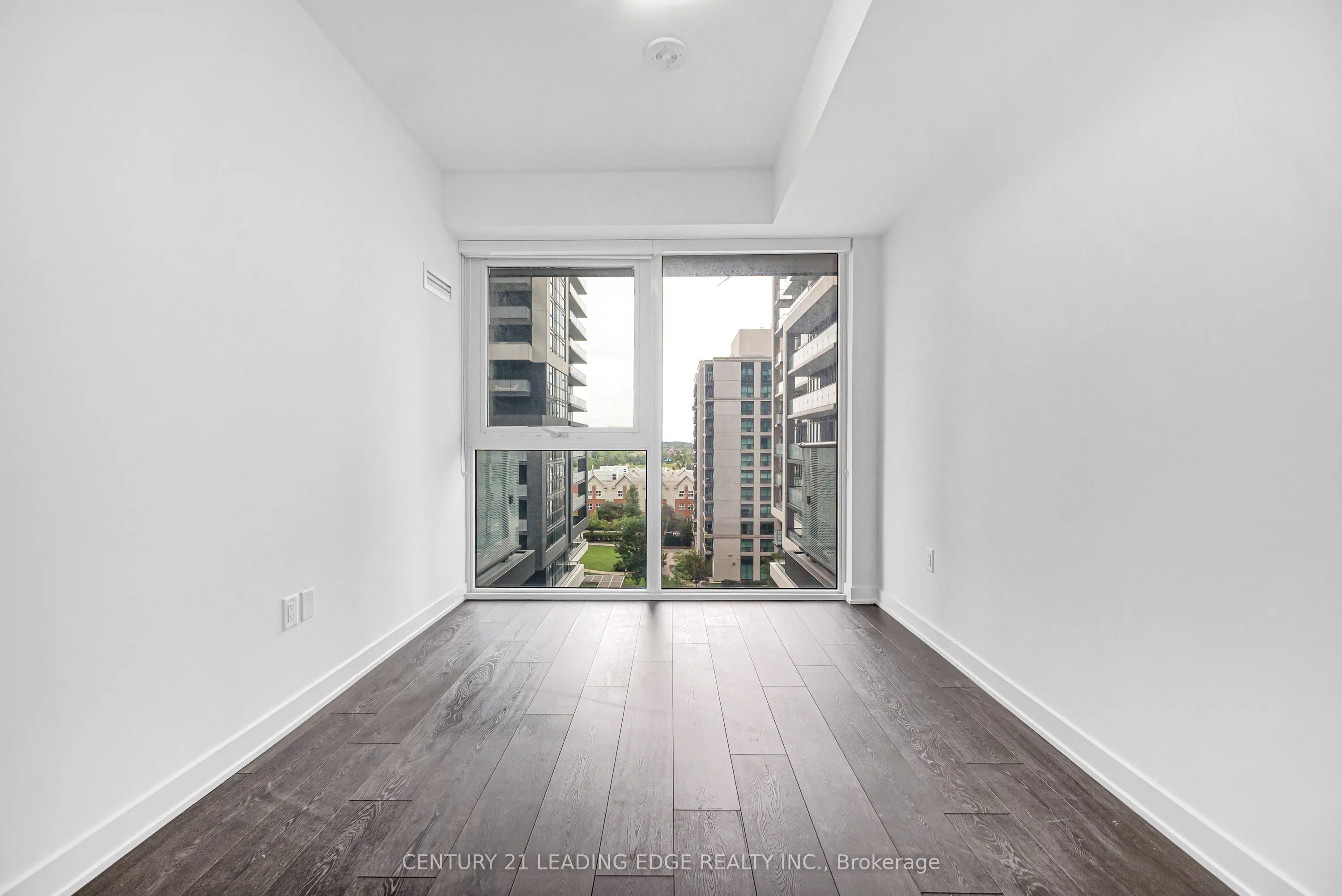 95 Oneida Crescent #707