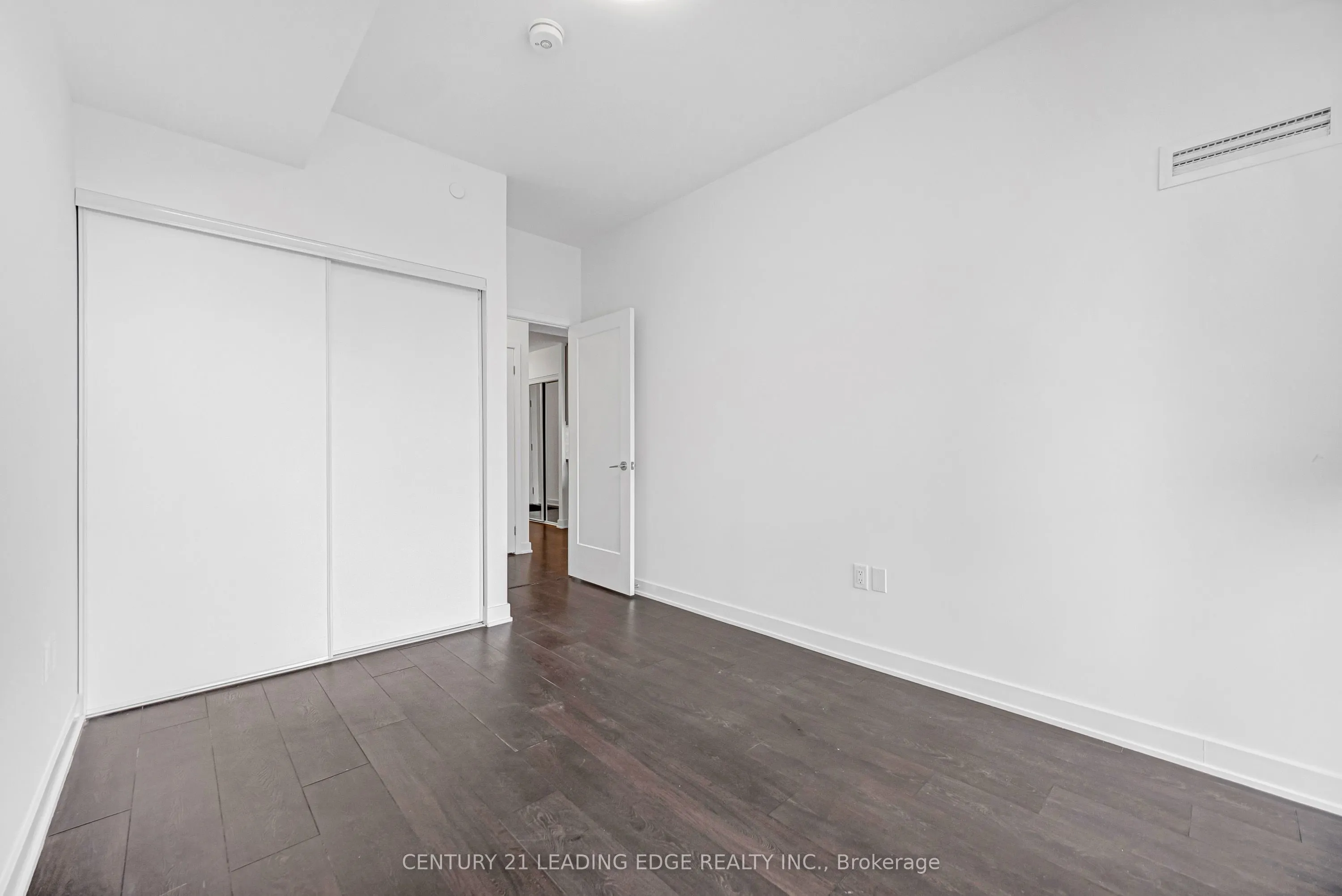 95 Oneida Crescent #707
