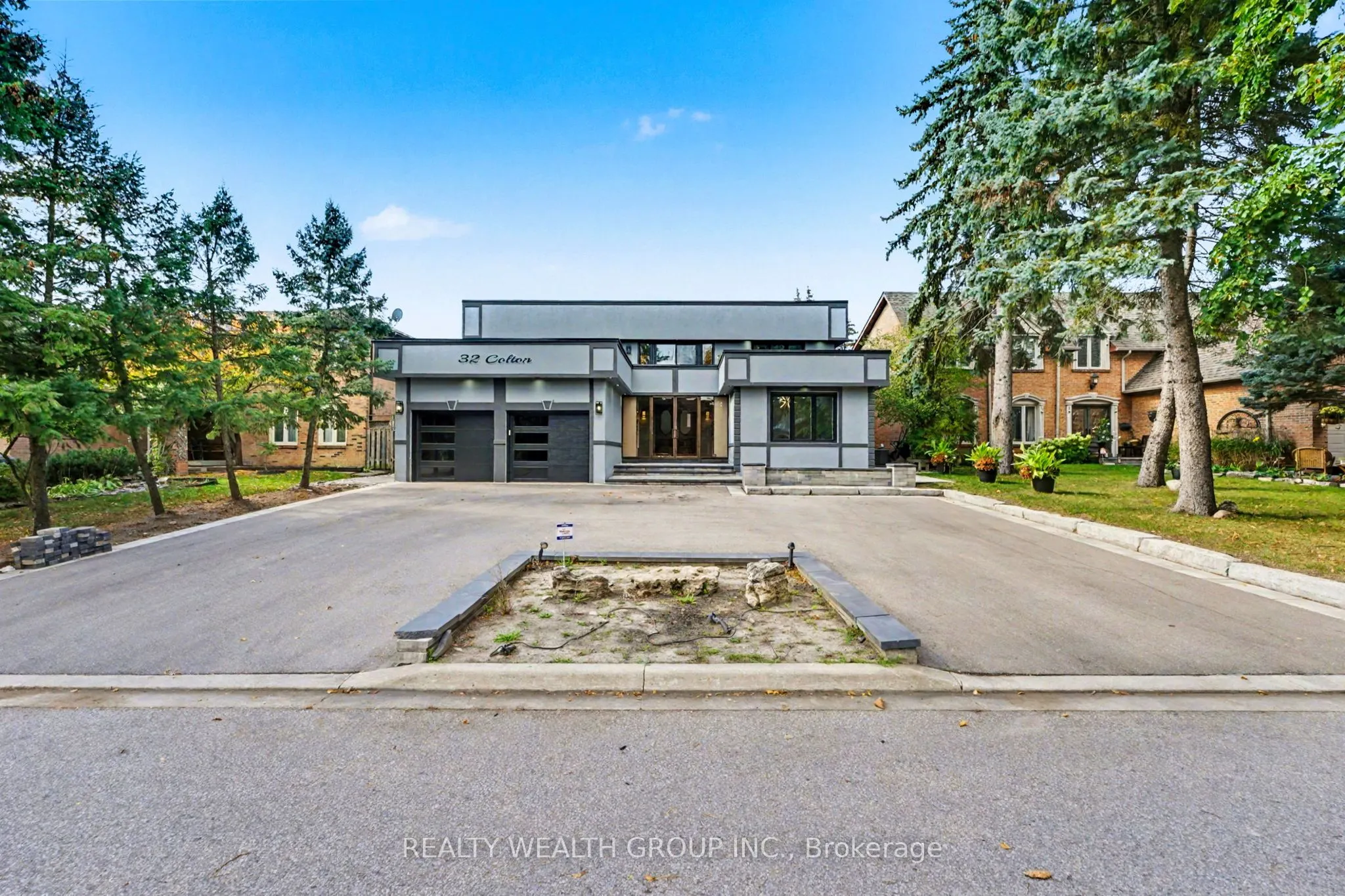 32 Colton Crescent S