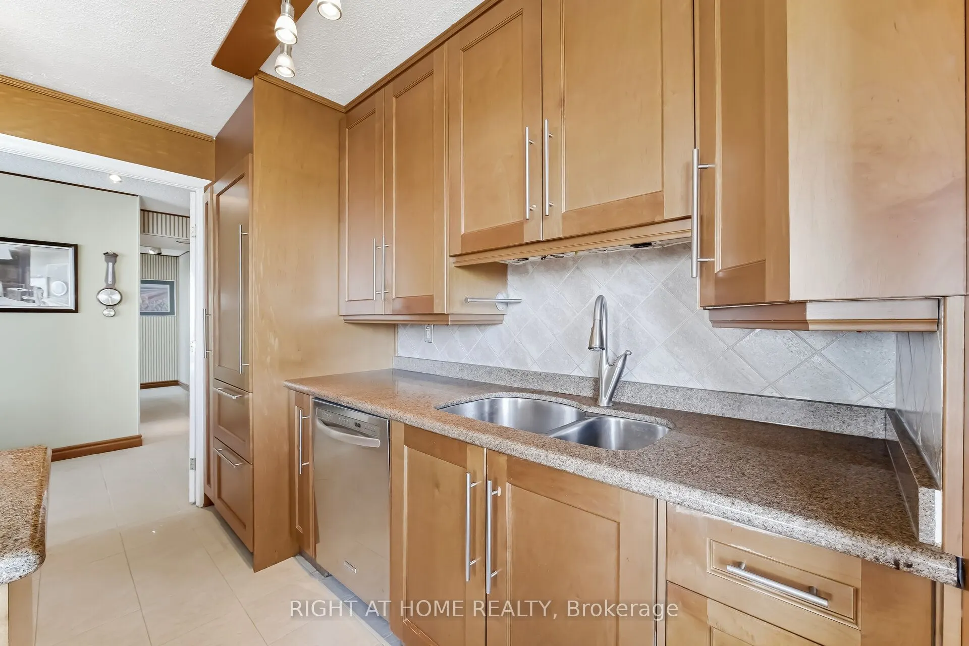 120 Promenade Circle #711