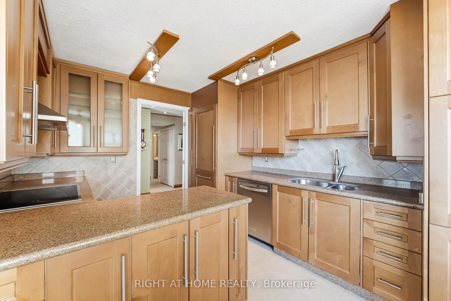 120 Promenade Circle #711