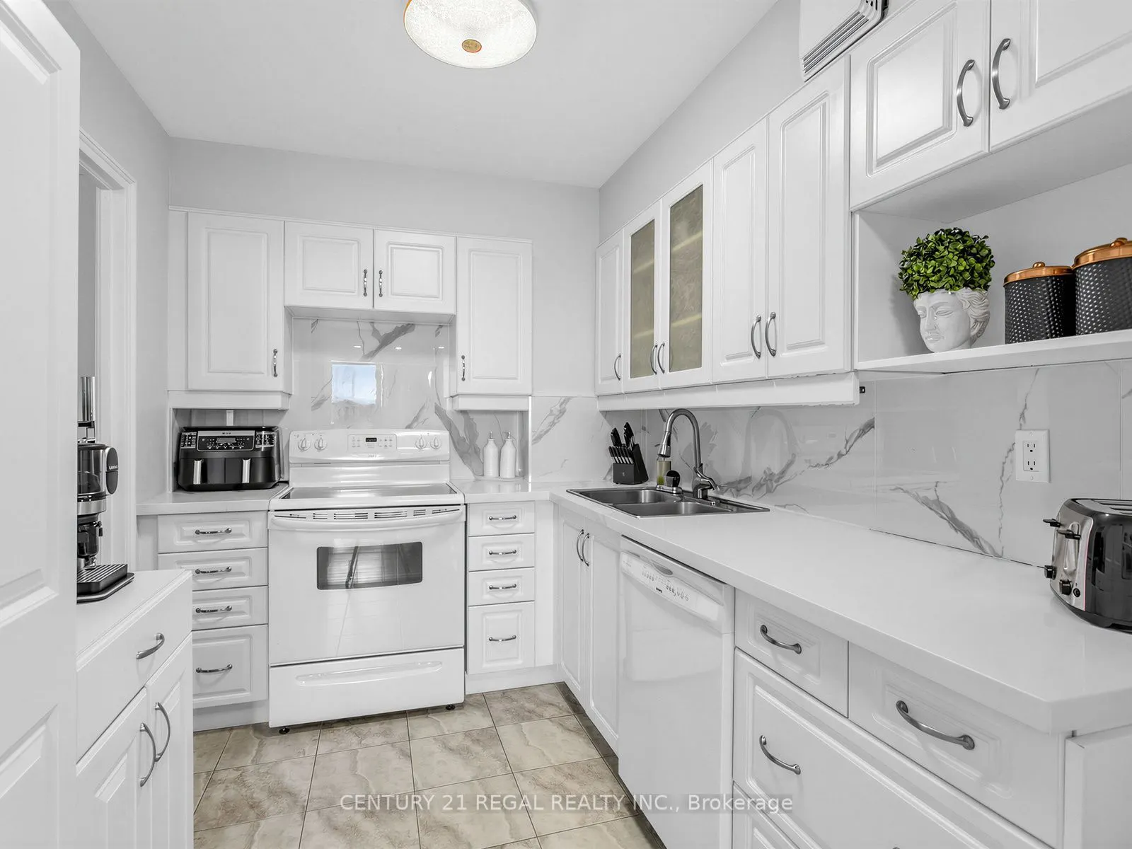 40 Baif Boulevard #803