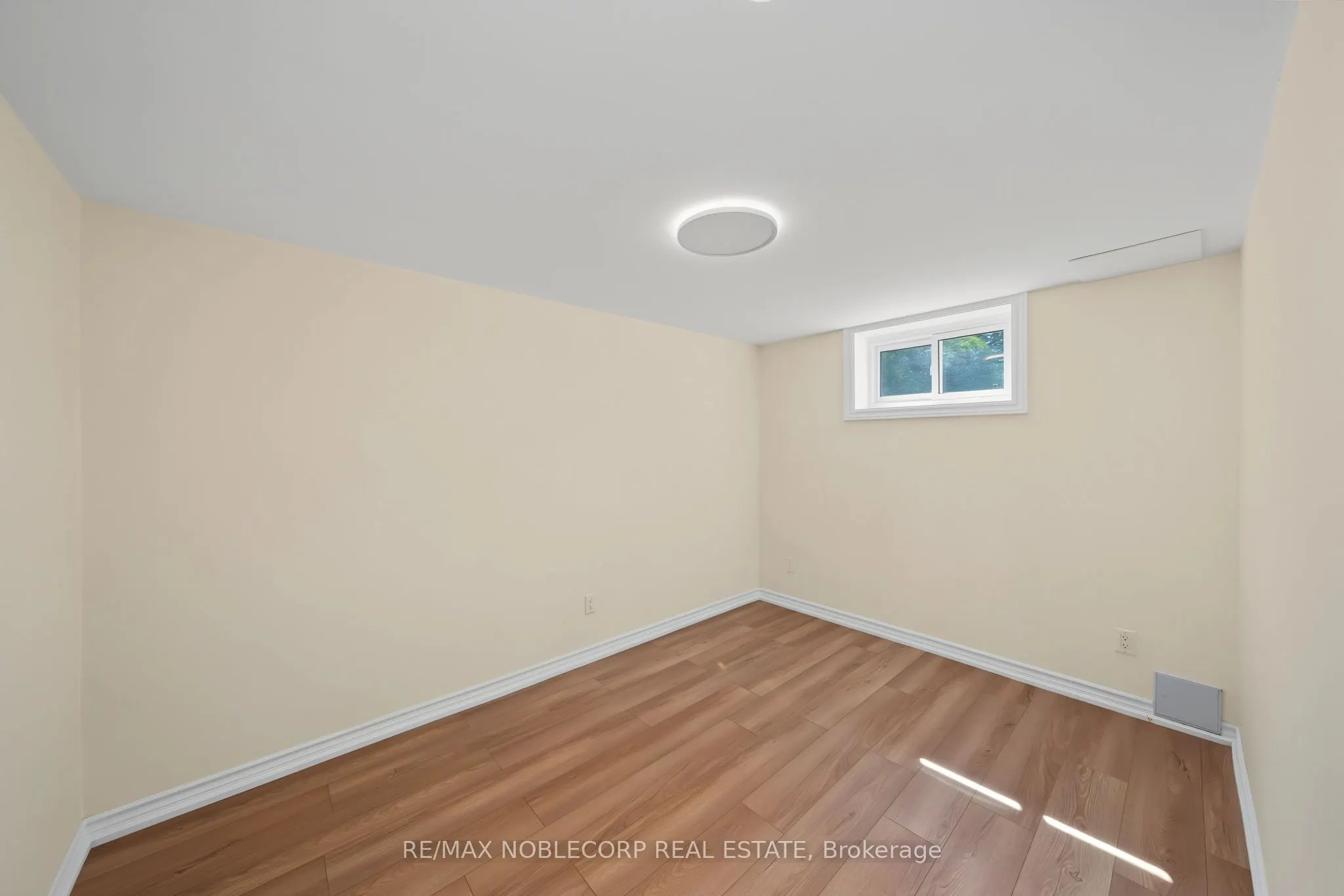 166 Collings Avenue
