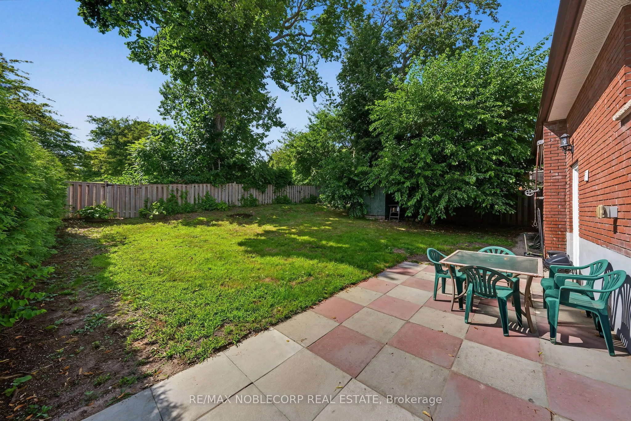 166 Collings Avenue