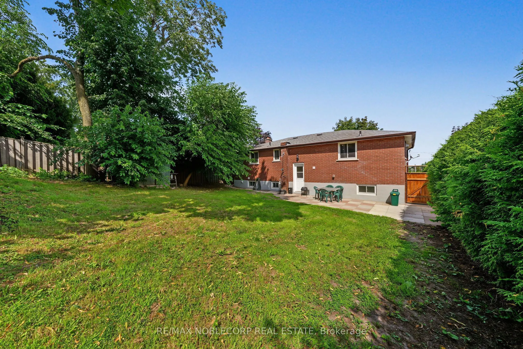166 Collings Avenue