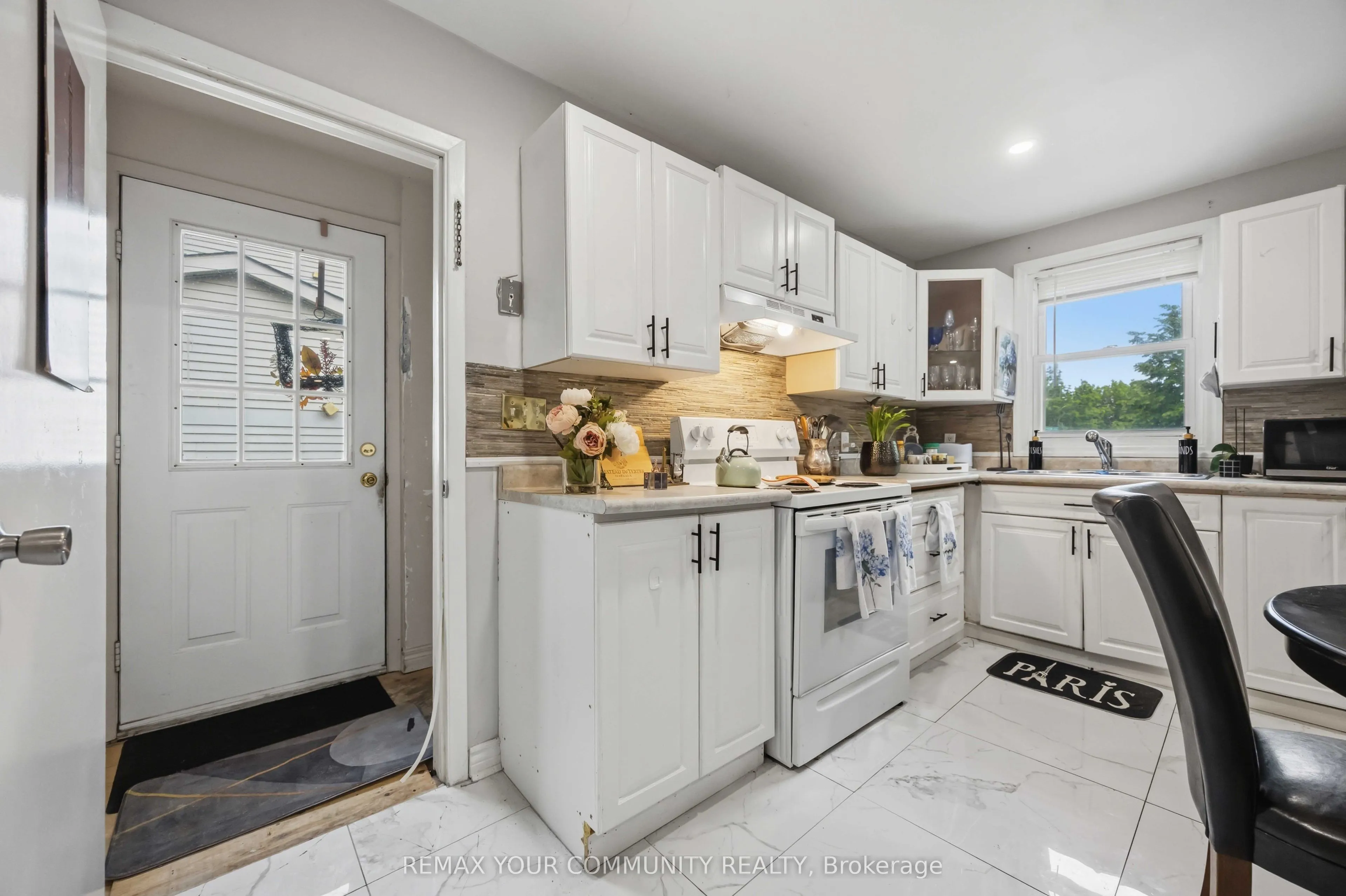 148 Bayview Avenue