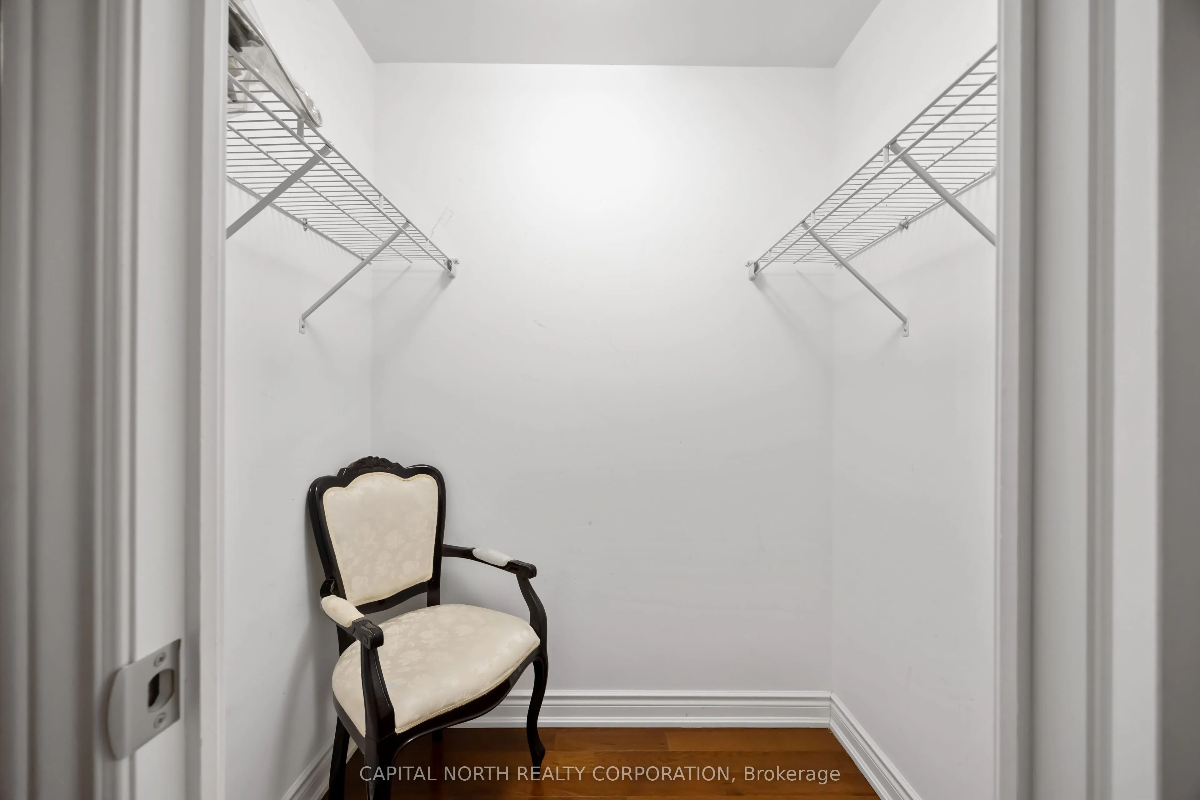 281 Woodbridge Avenue #242