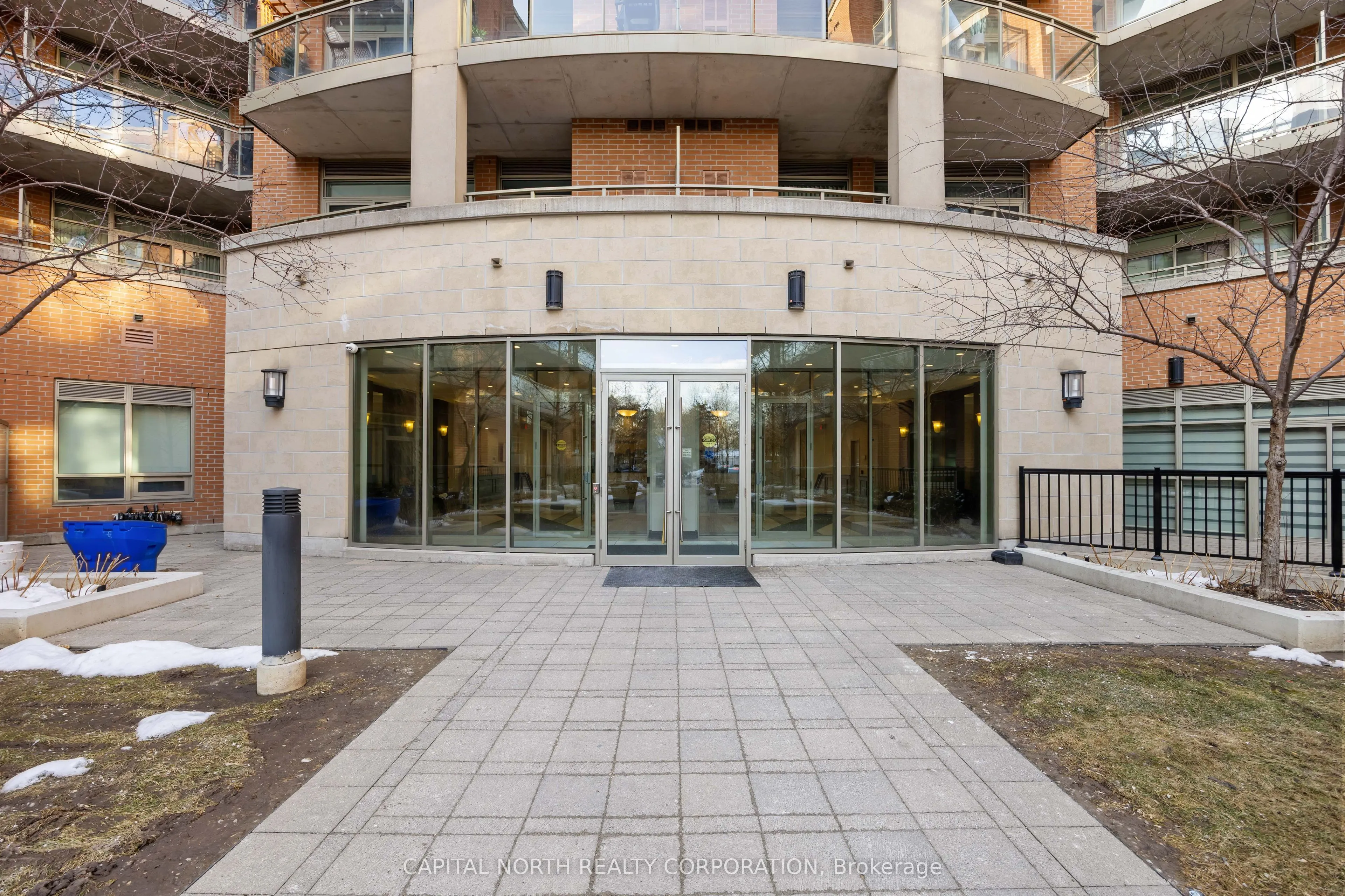 281 Woodbridge Avenue #242