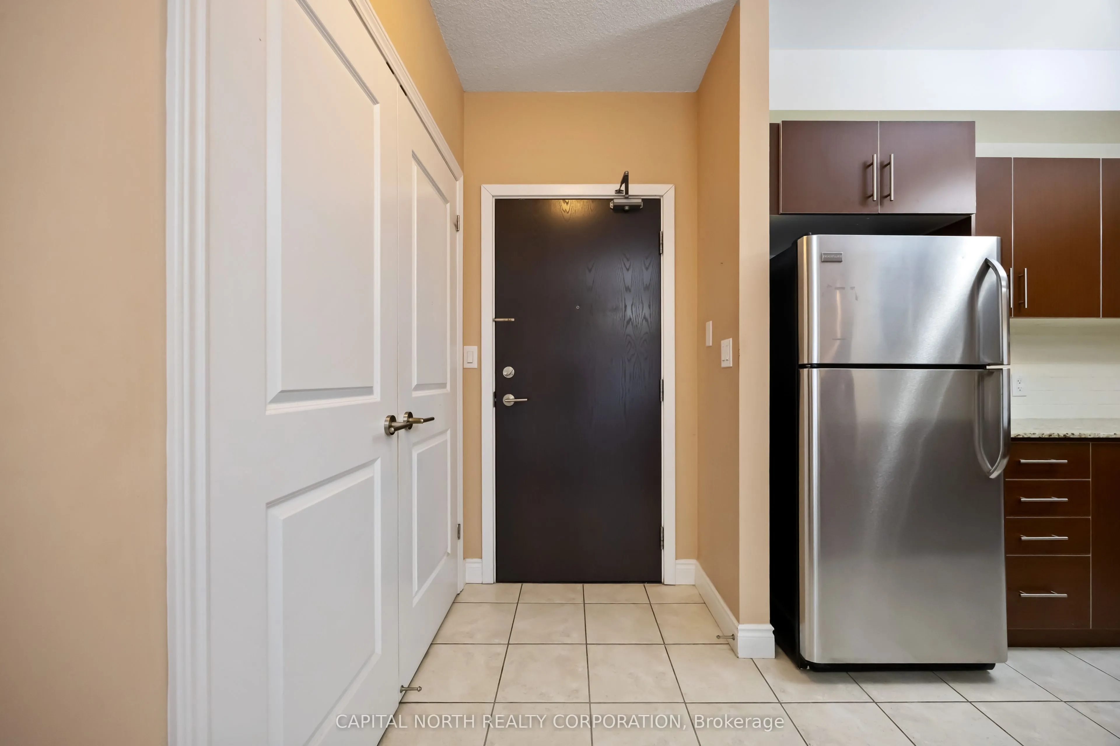 281 Woodbridge Avenue #242