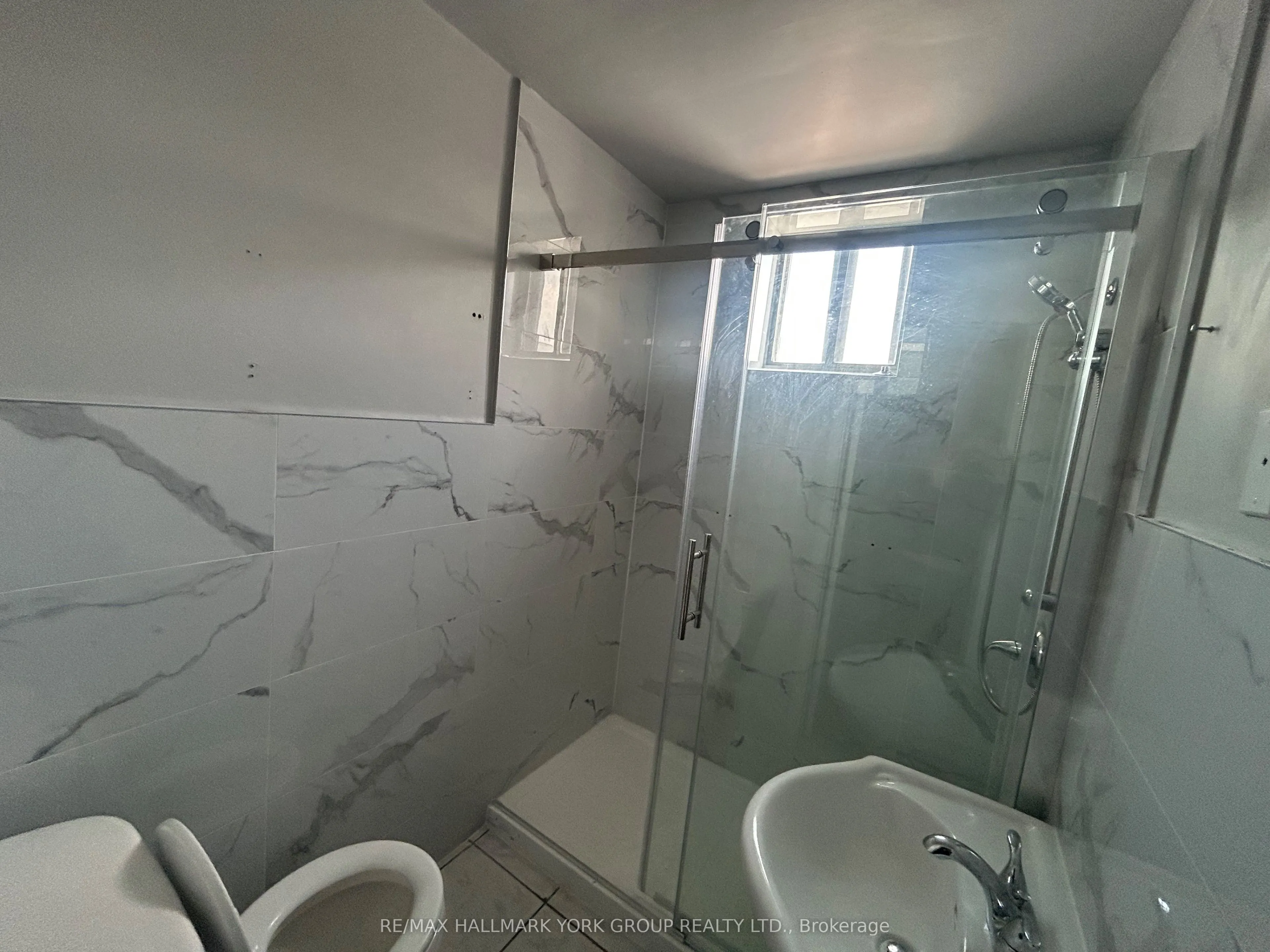 37 Holland Street W #1