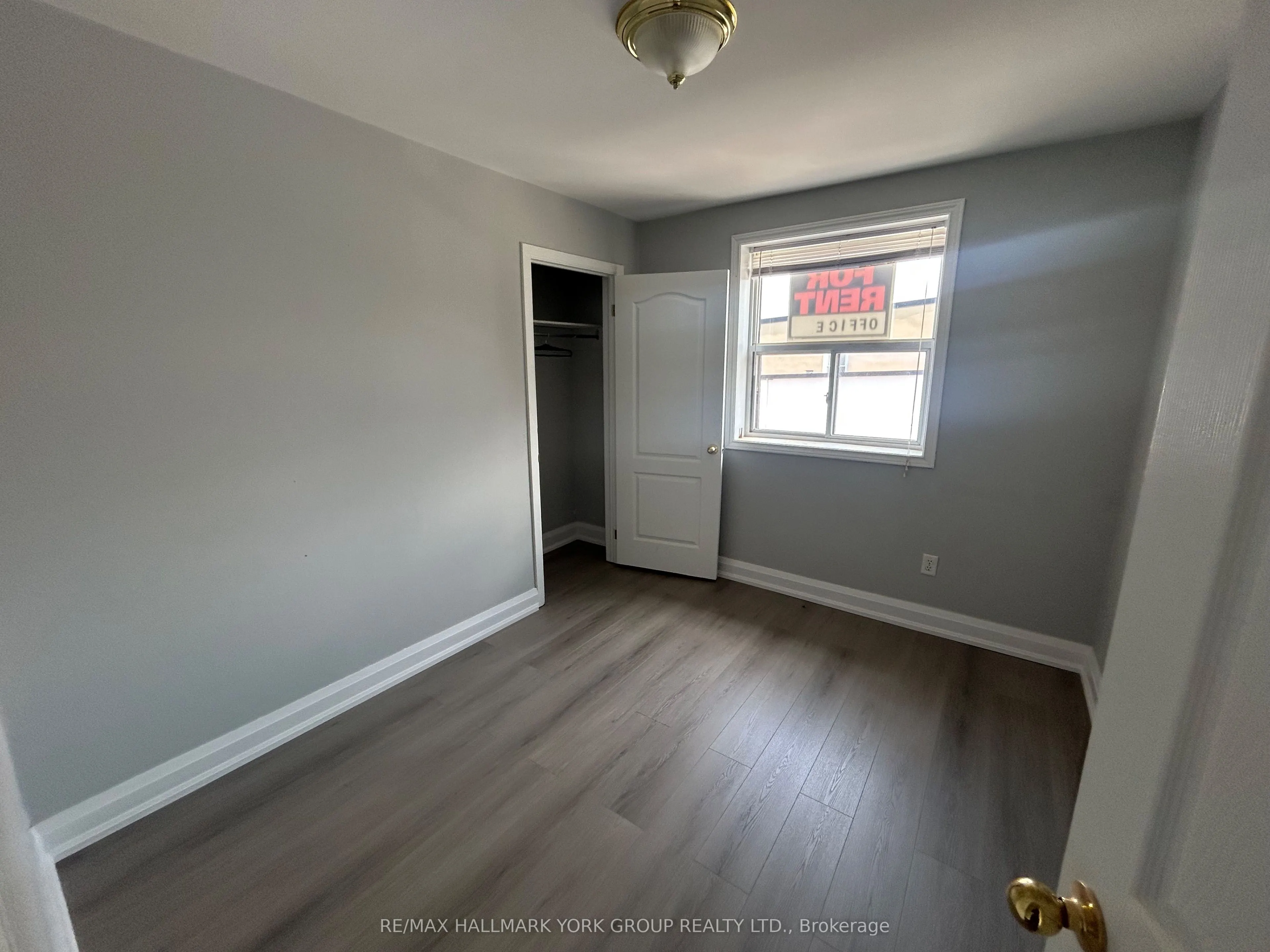 37 Holland Street W #1