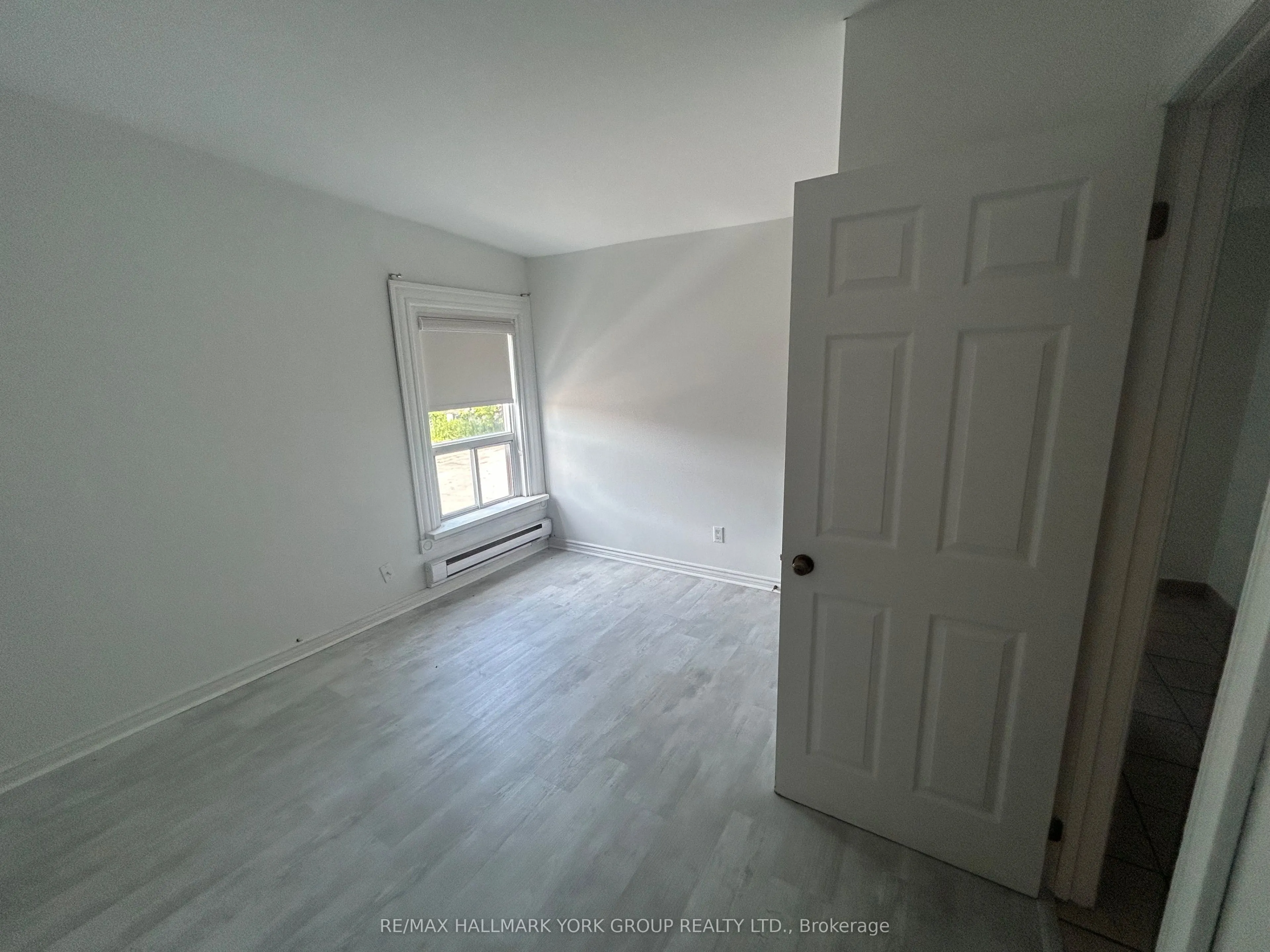 37 Holland Street W #3