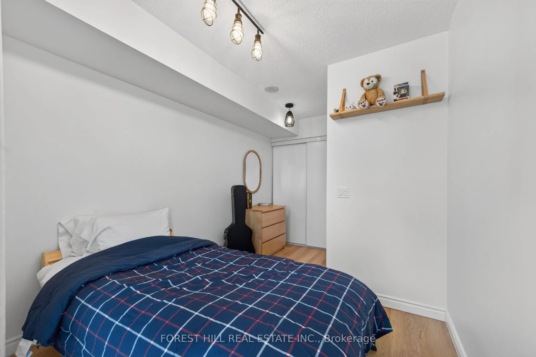 350 Red Maple Road #407