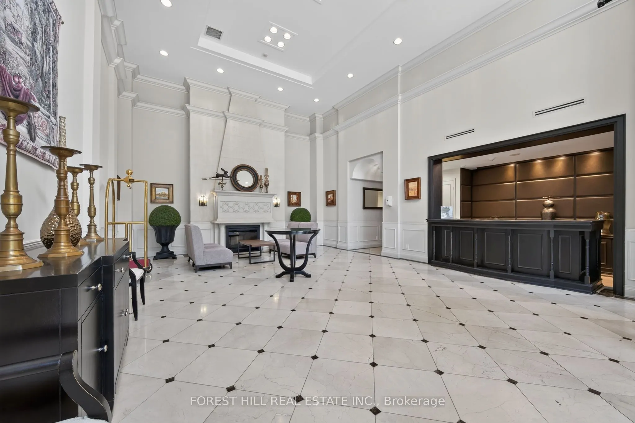 350 Red Maple Road #407