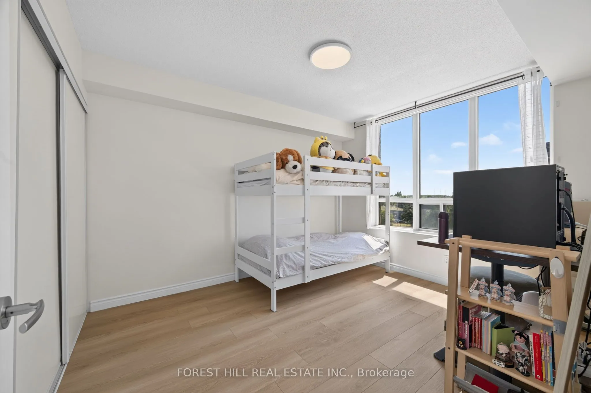 350 Red Maple Road #407