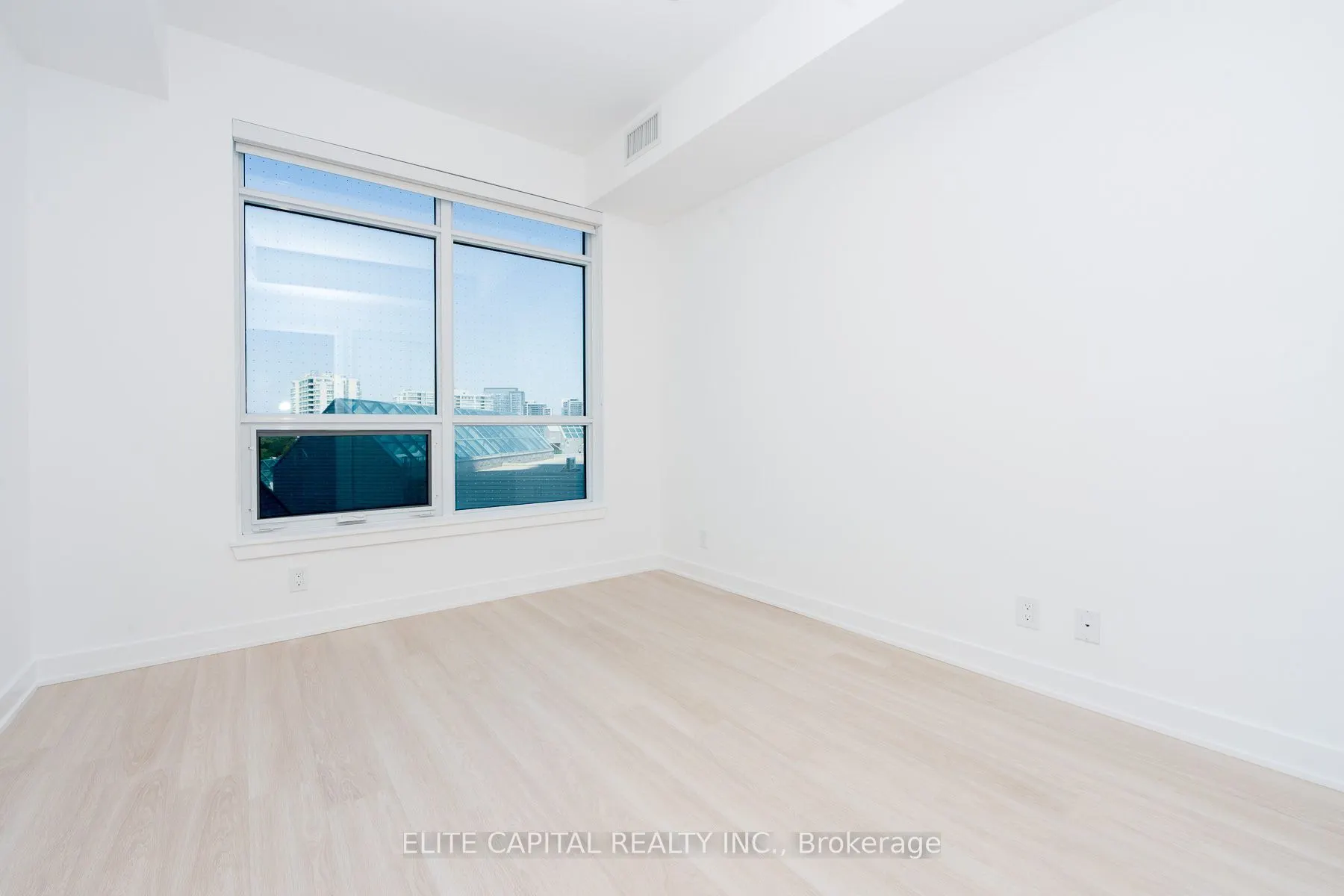 50 Upper Mall Way #428