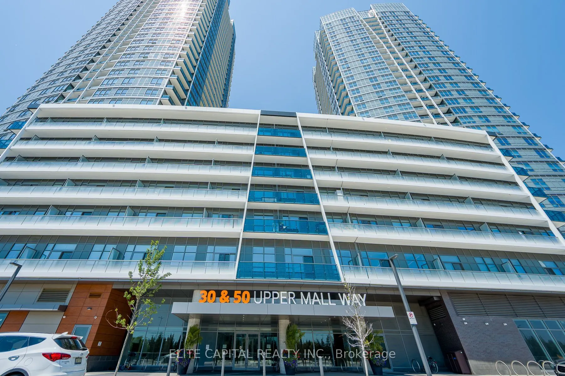 50 Upper Mall Way #428