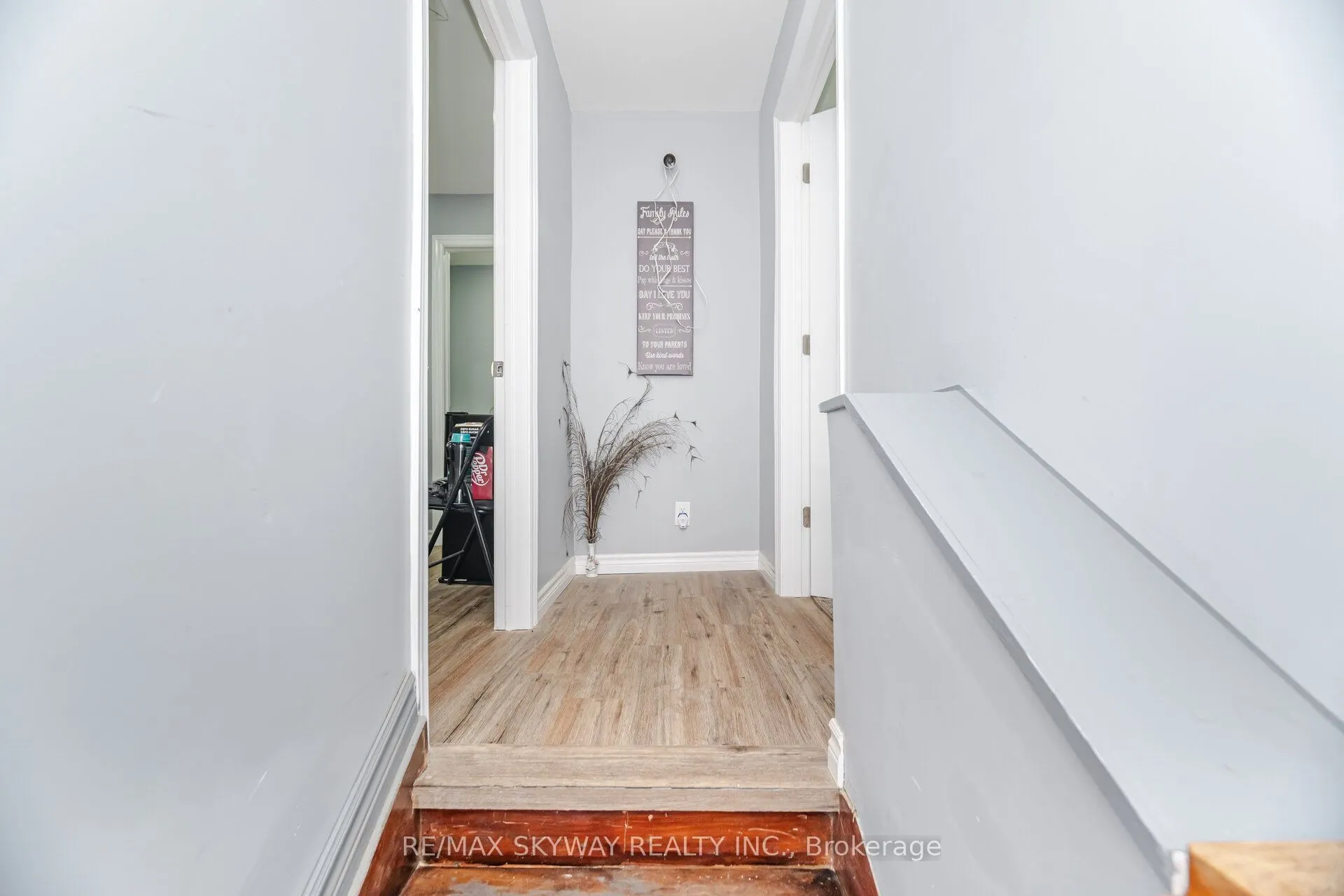 102 Queen Street S