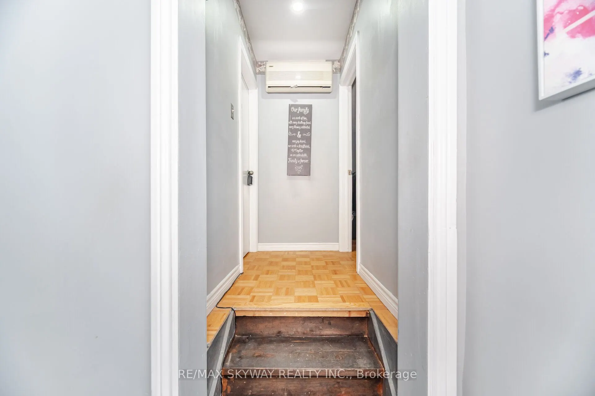 102 Queen Street S