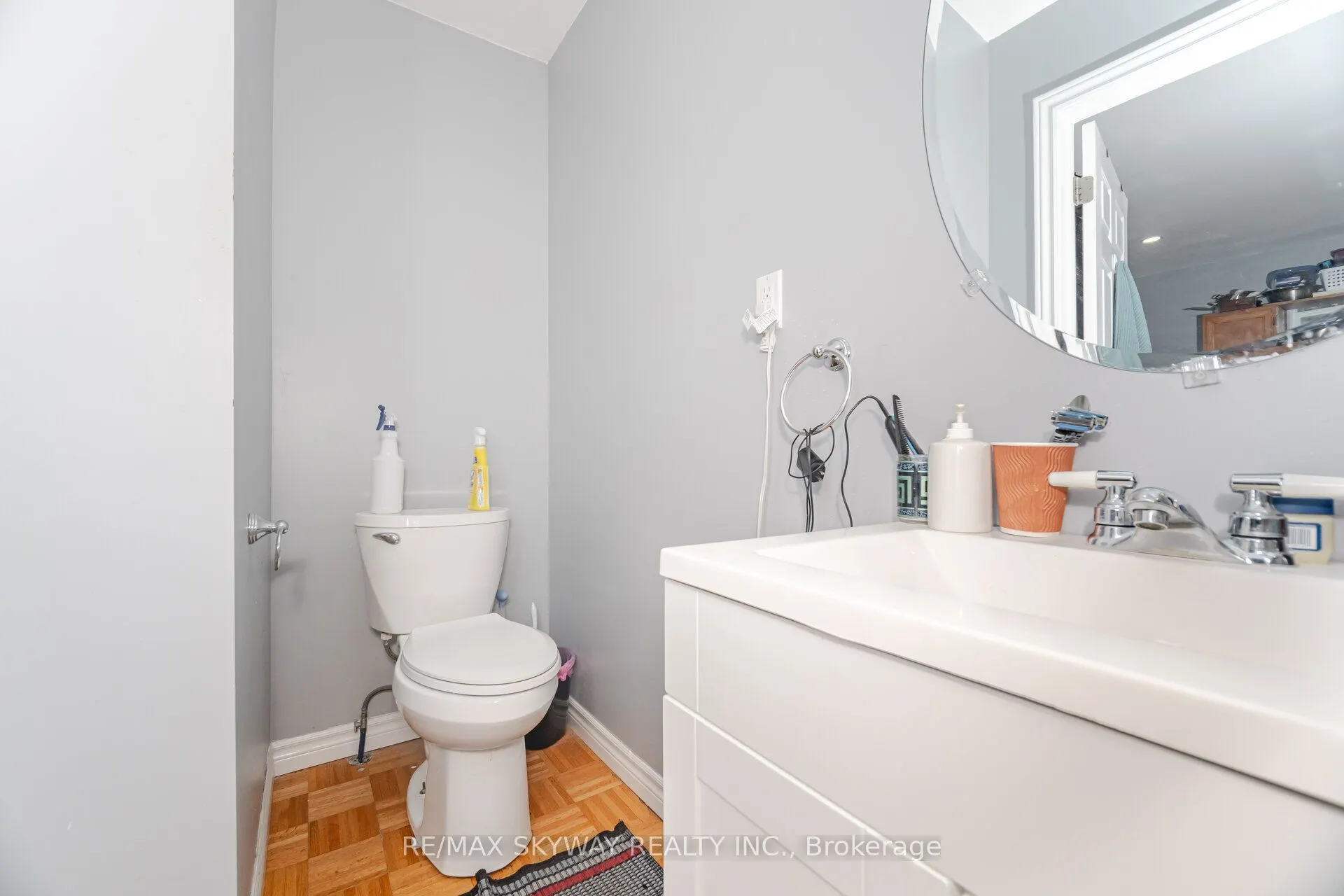 102 Queen Street S