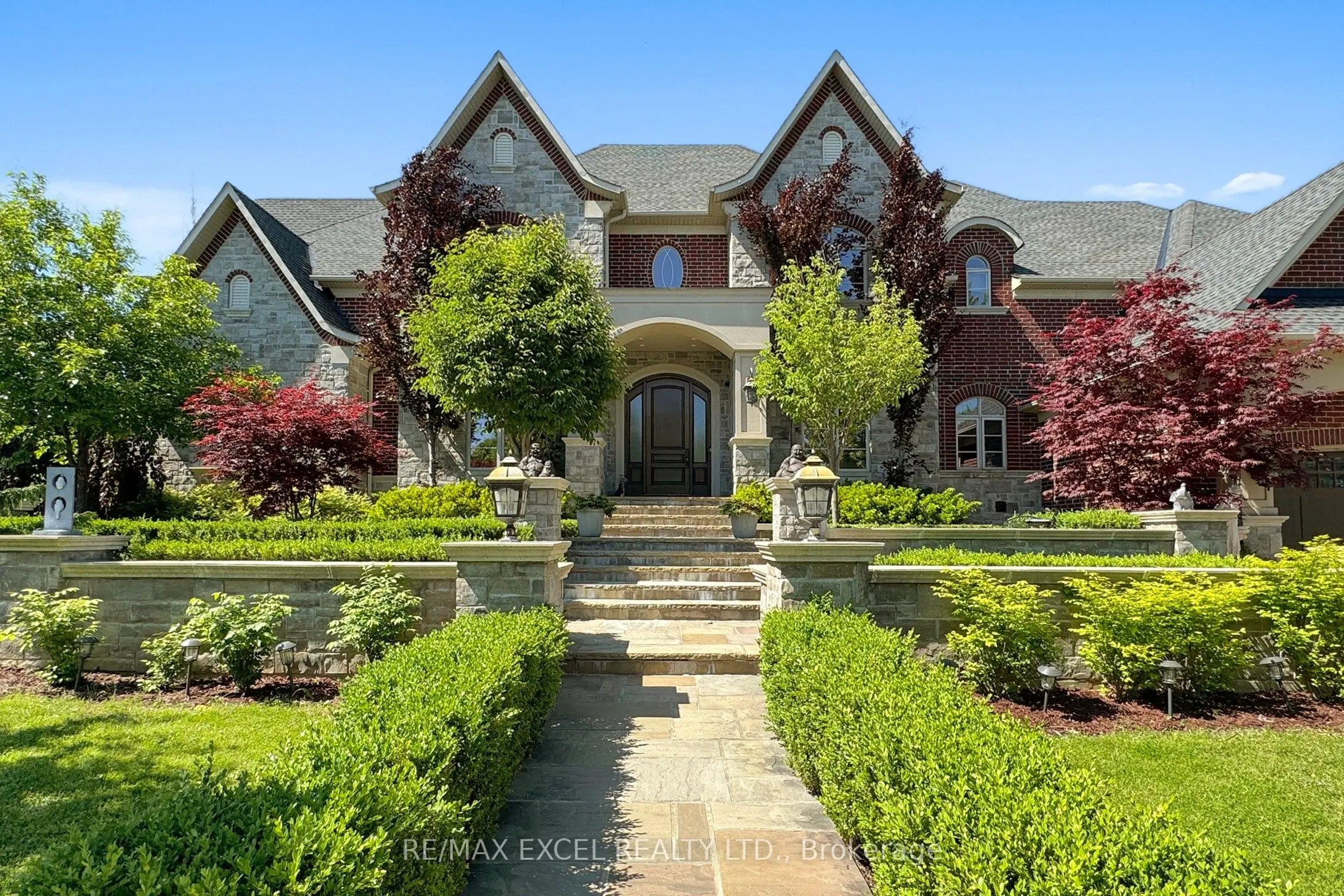 2 Beau Court