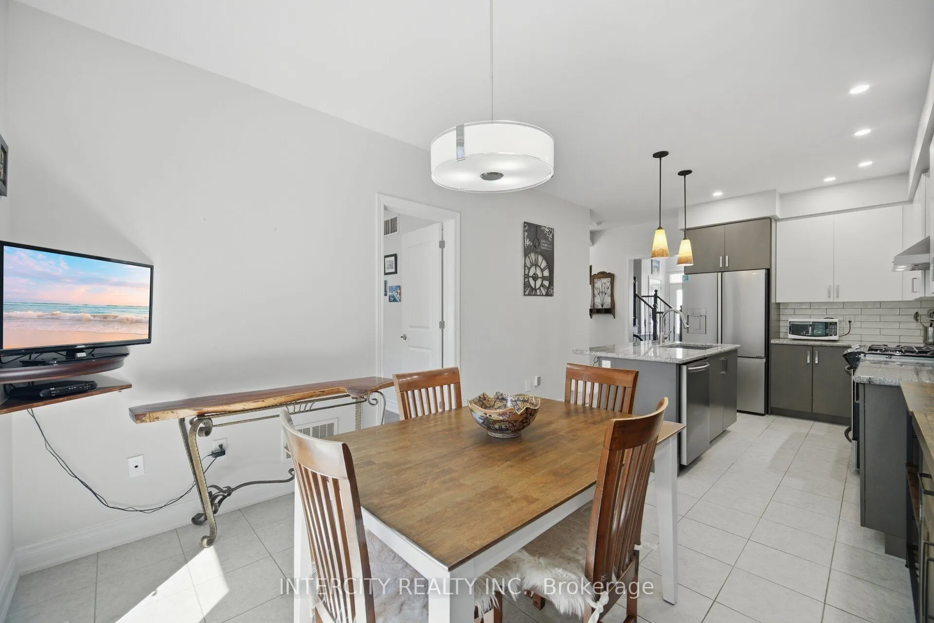 4 Petersen Place