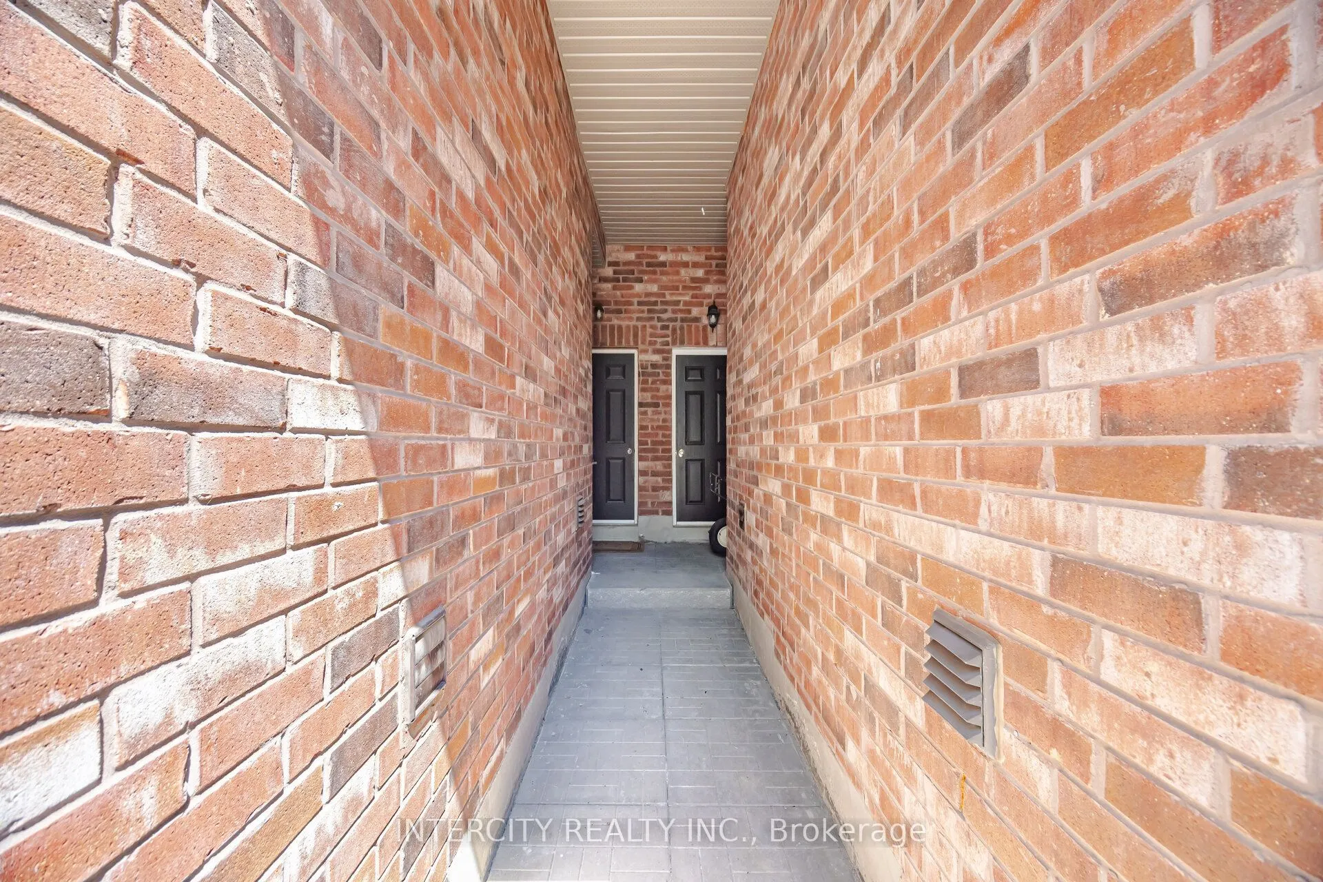 4 Petersen Place