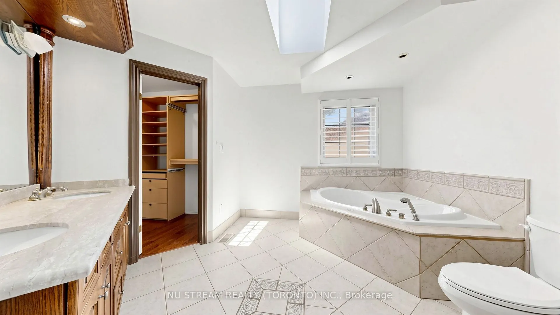 20 Blackforest Drive