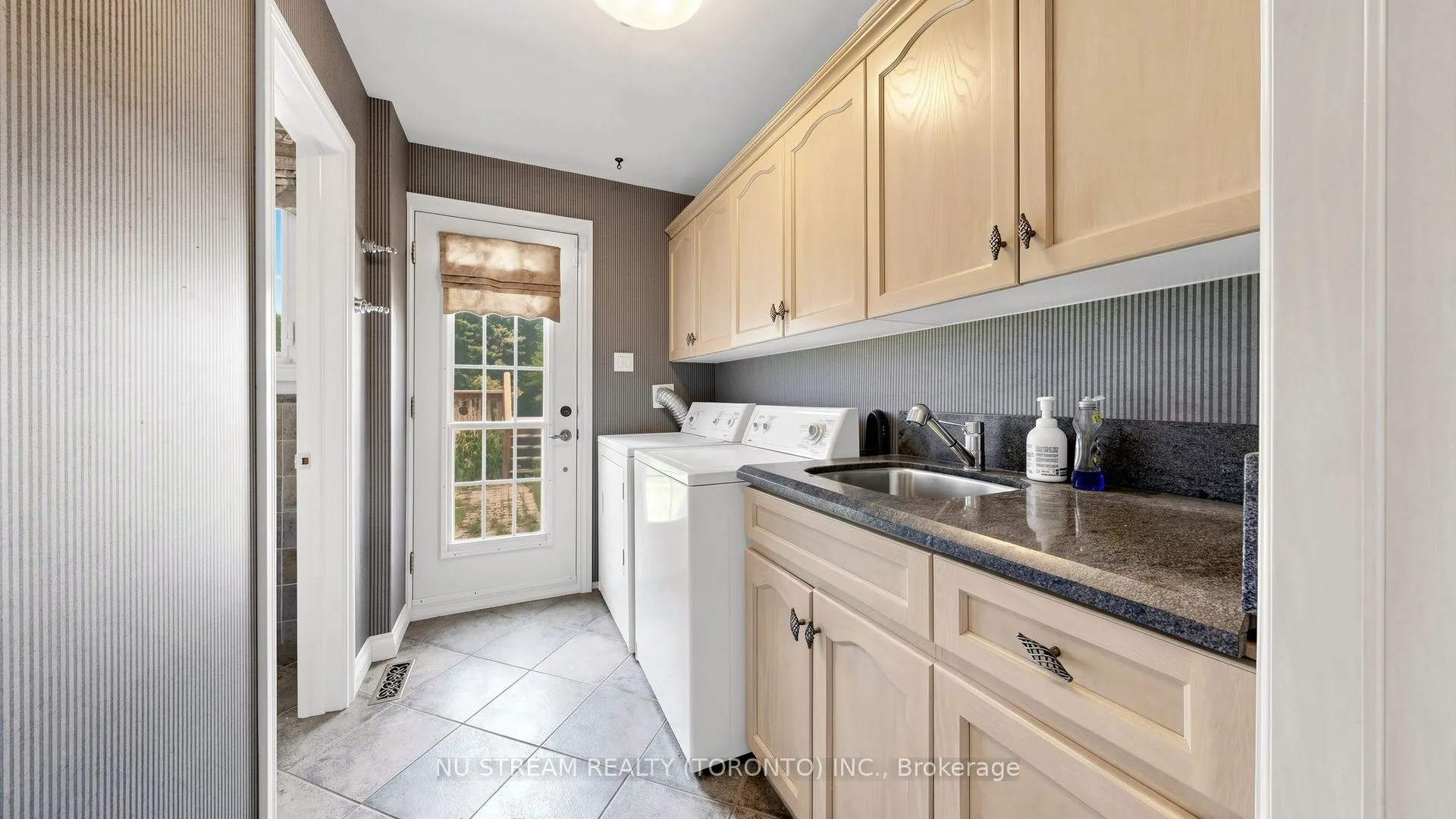 20 Blackforest Drive