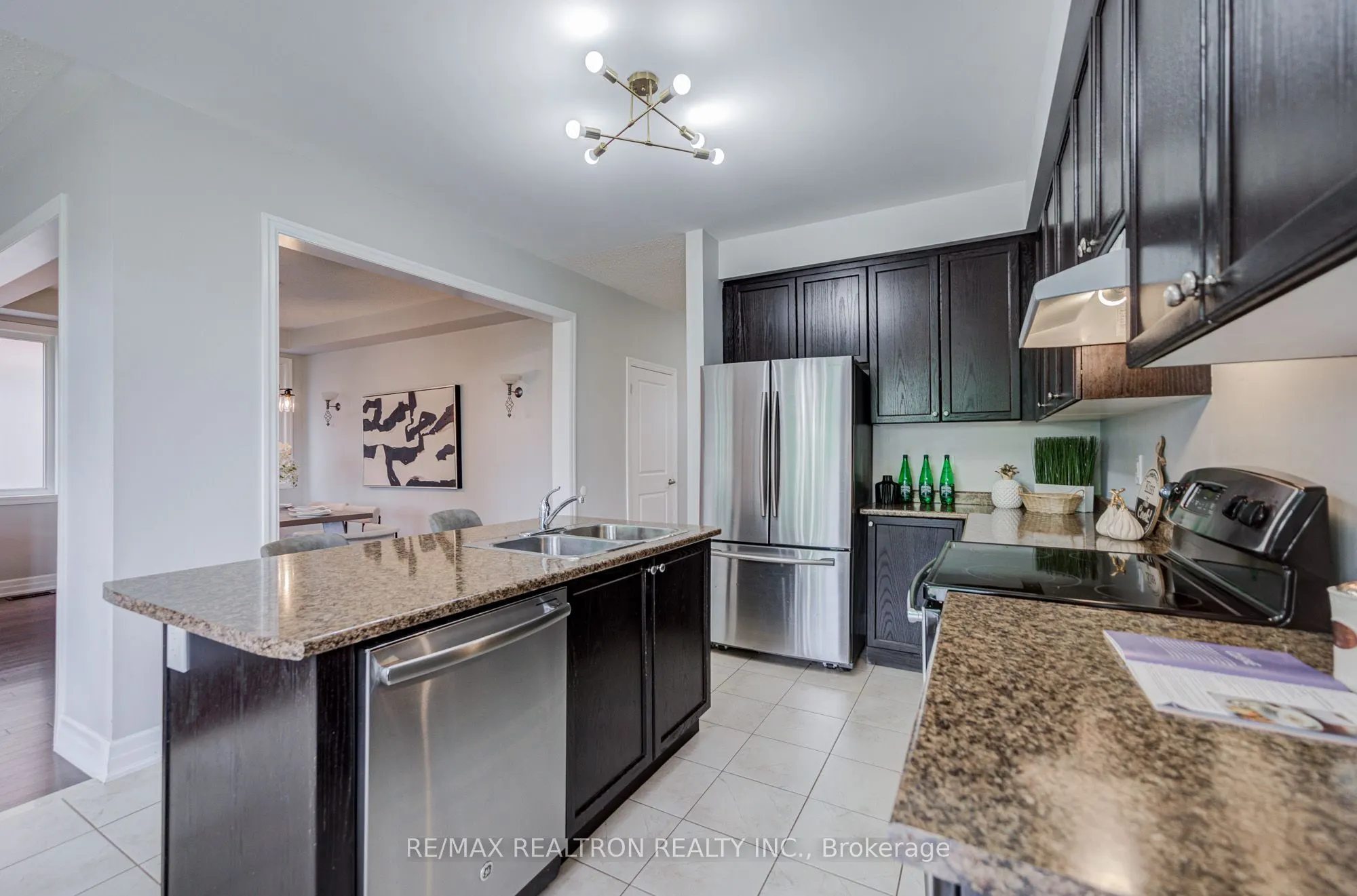 48 Robert Wilson Crescent