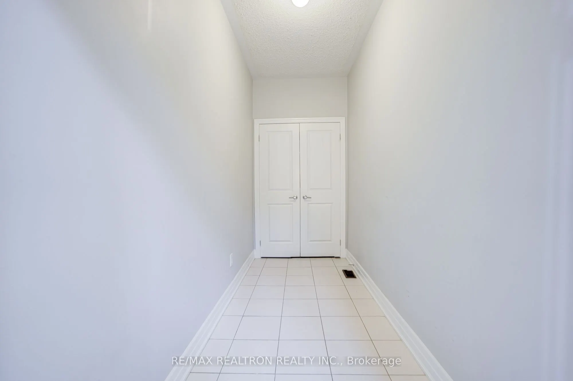 48 Robert Wilson Crescent