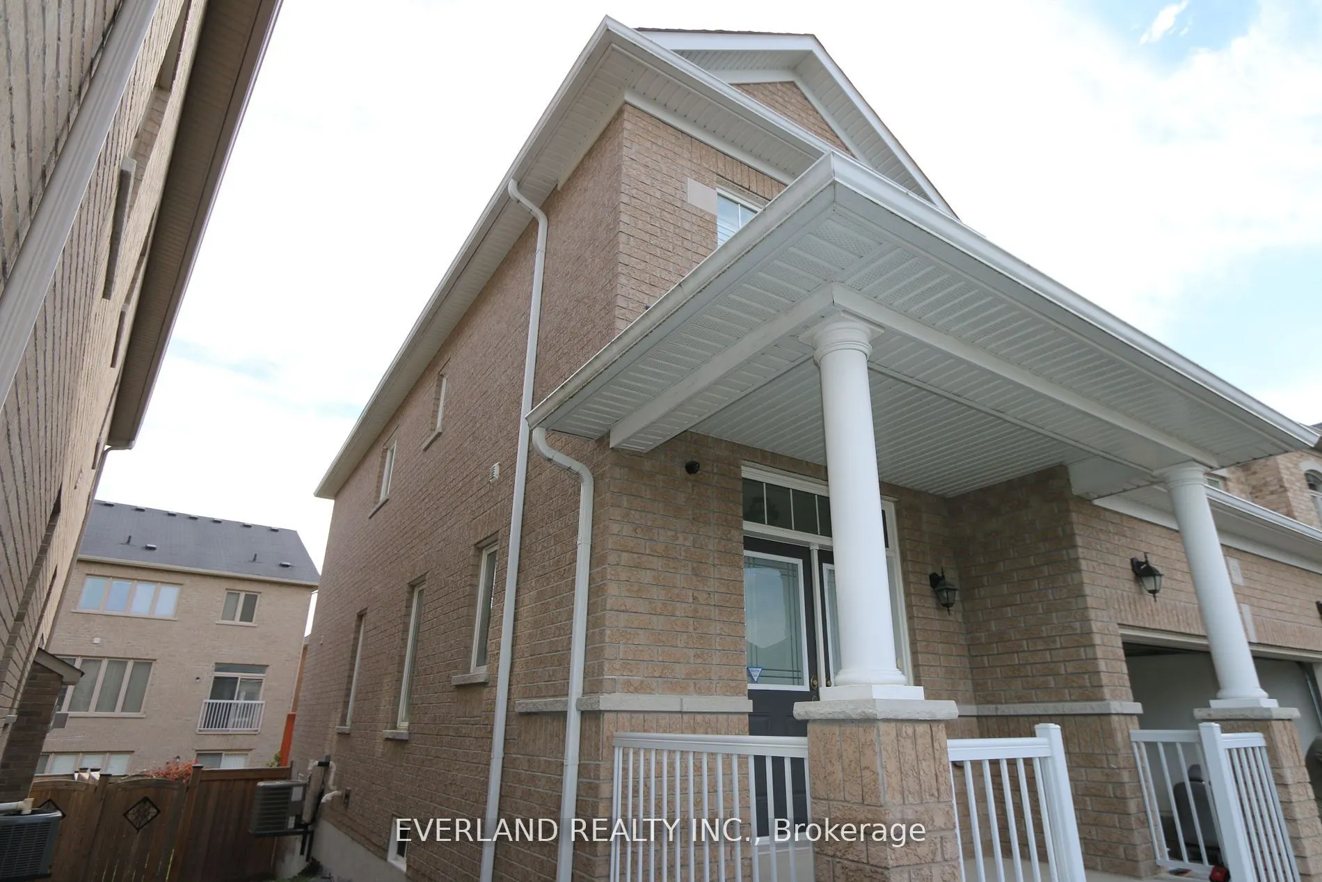 51 Lucida Court