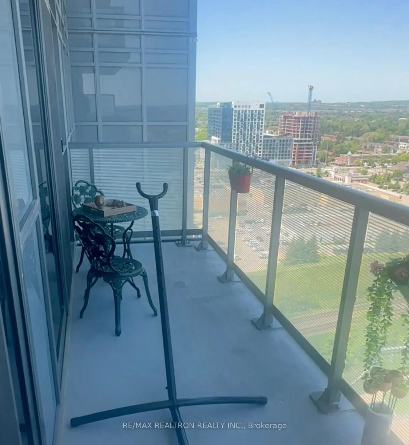 55 Oneida Crescent E #1909