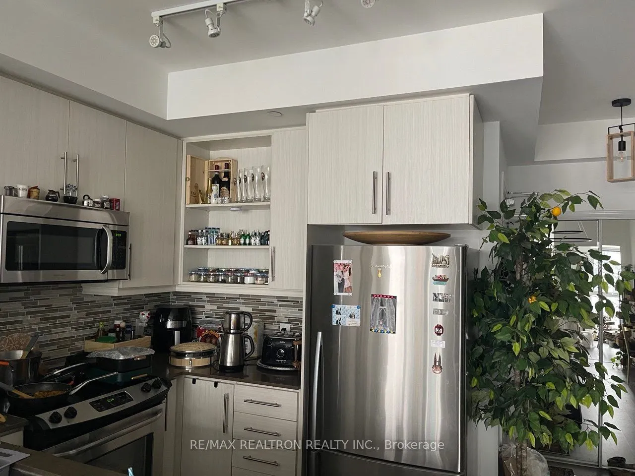55 Oneida Crescent E #1909