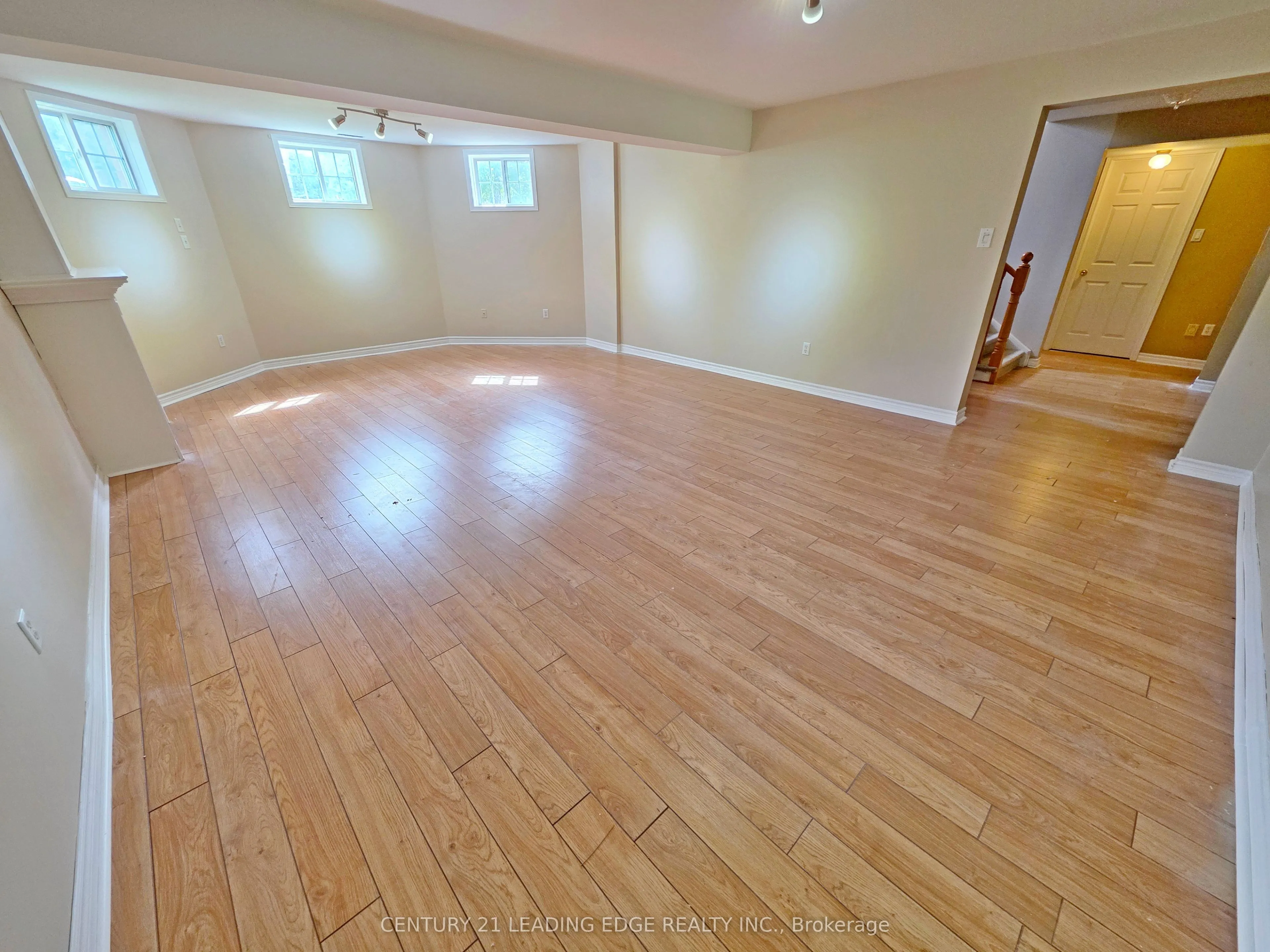 4 Bay Court