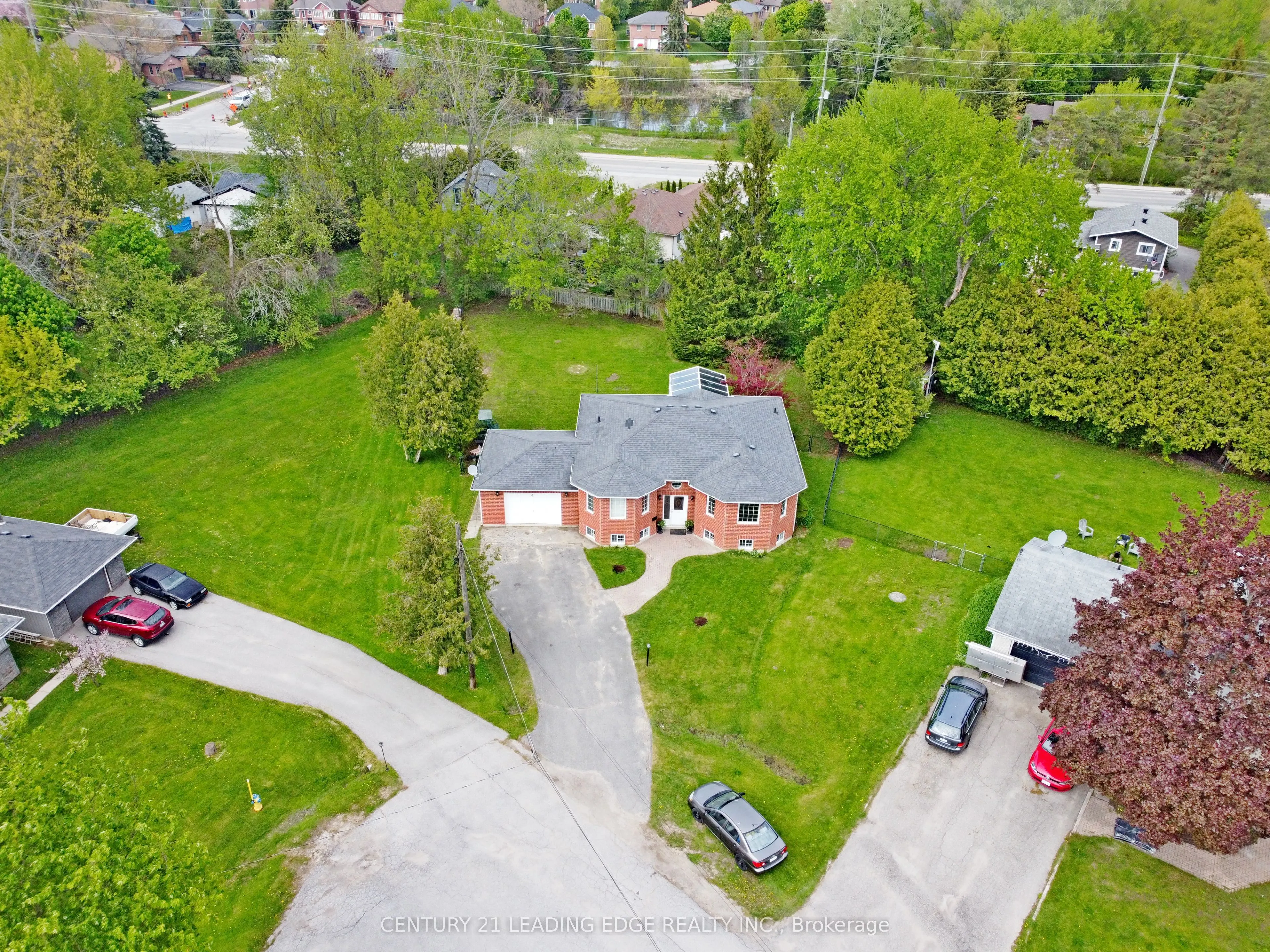 4 Bay Court