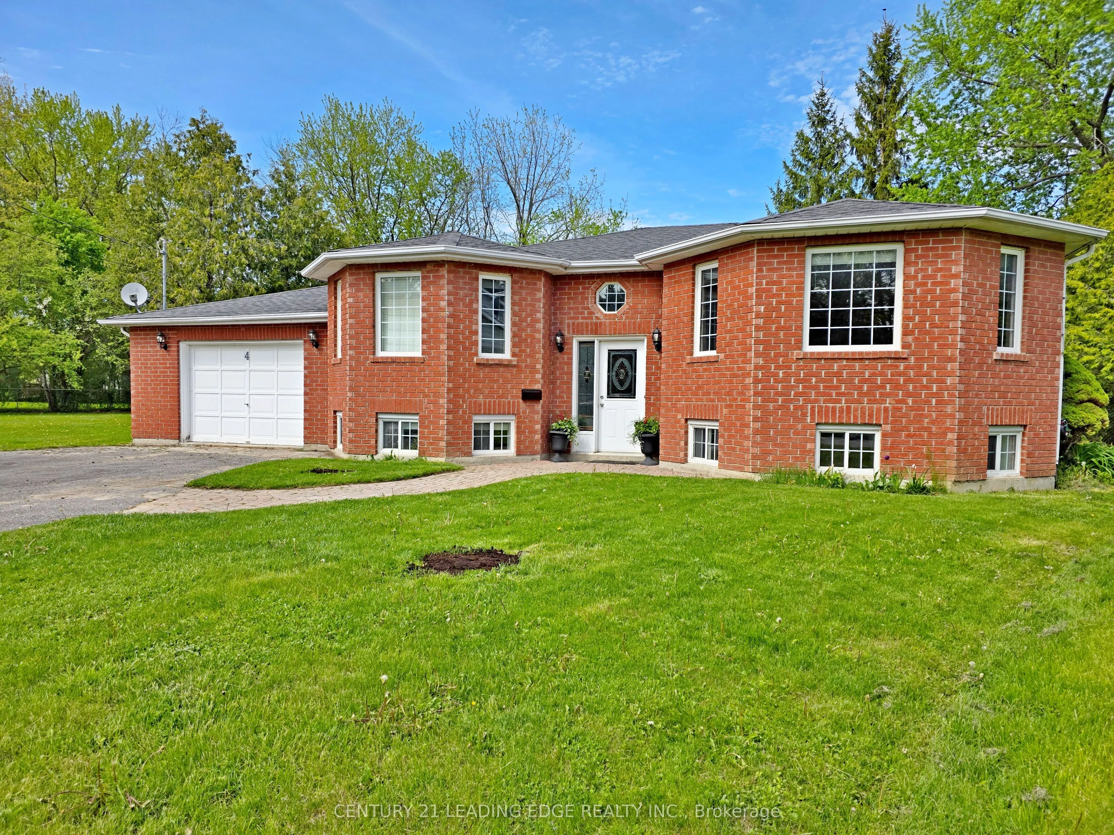 4 Bay Court