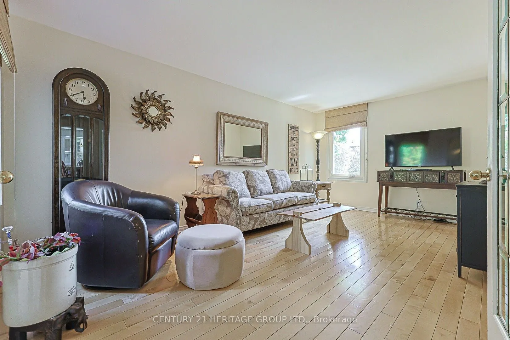 12 Gres Court