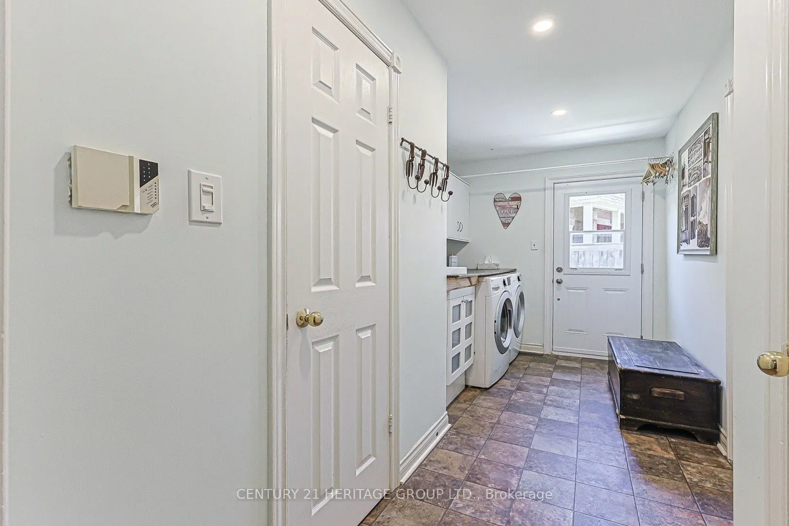 12 Gres Court