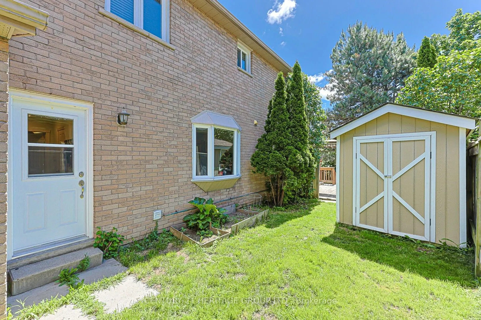 12 Gres Court